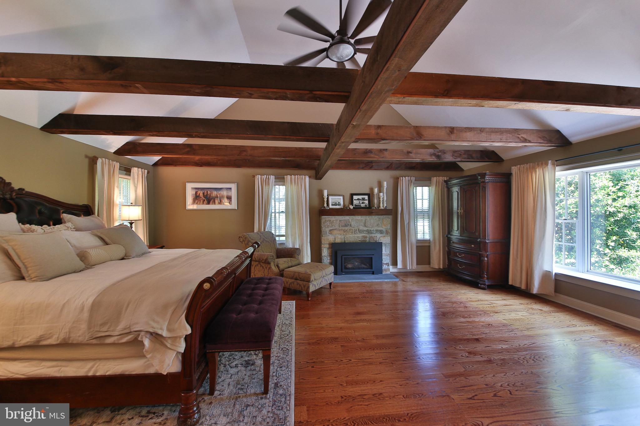 PEBBLE HILL - Residential