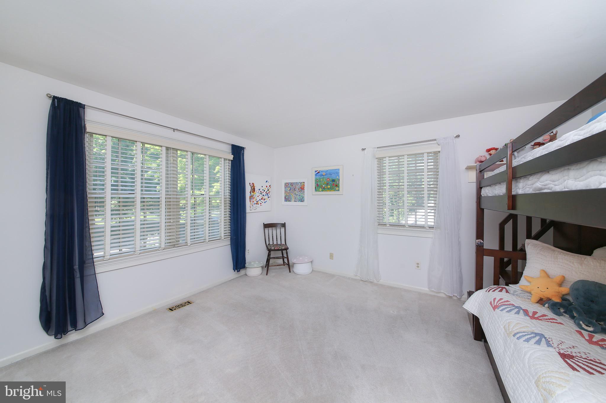 PEBBLE HILL - Residential