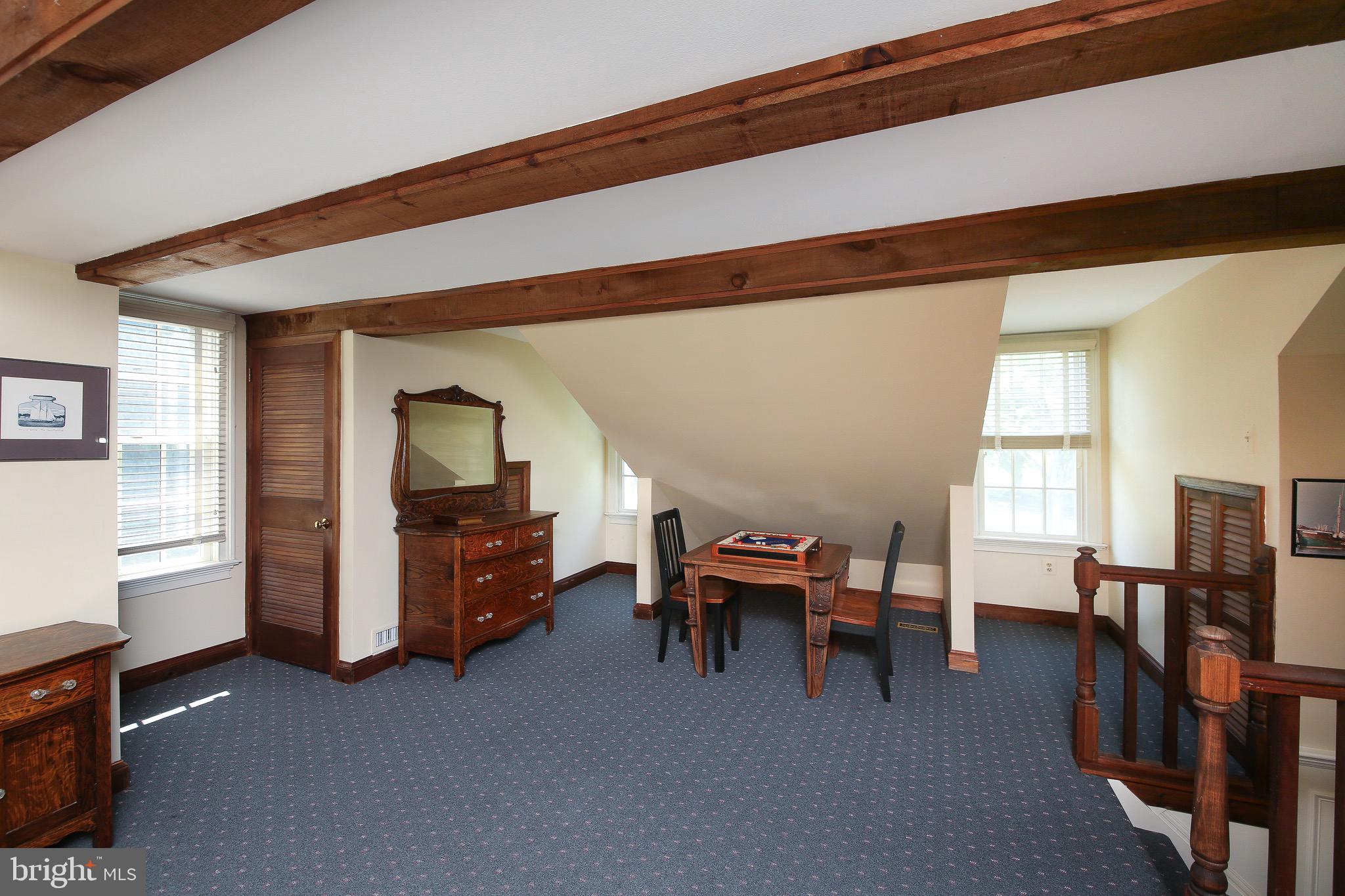 PEBBLE HILL - Residential