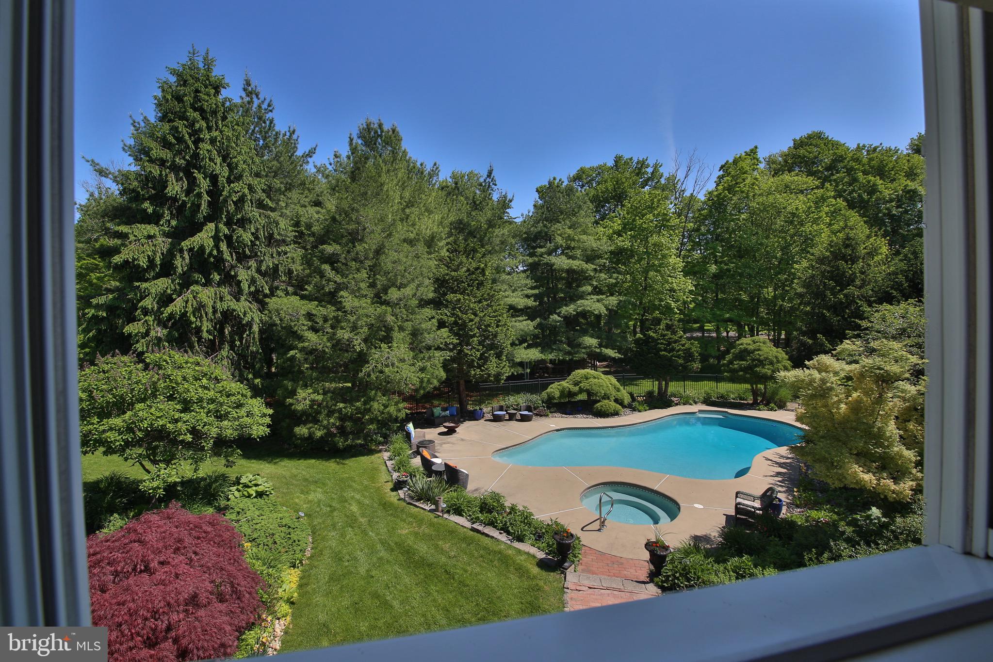 PEBBLE HILL - Residential