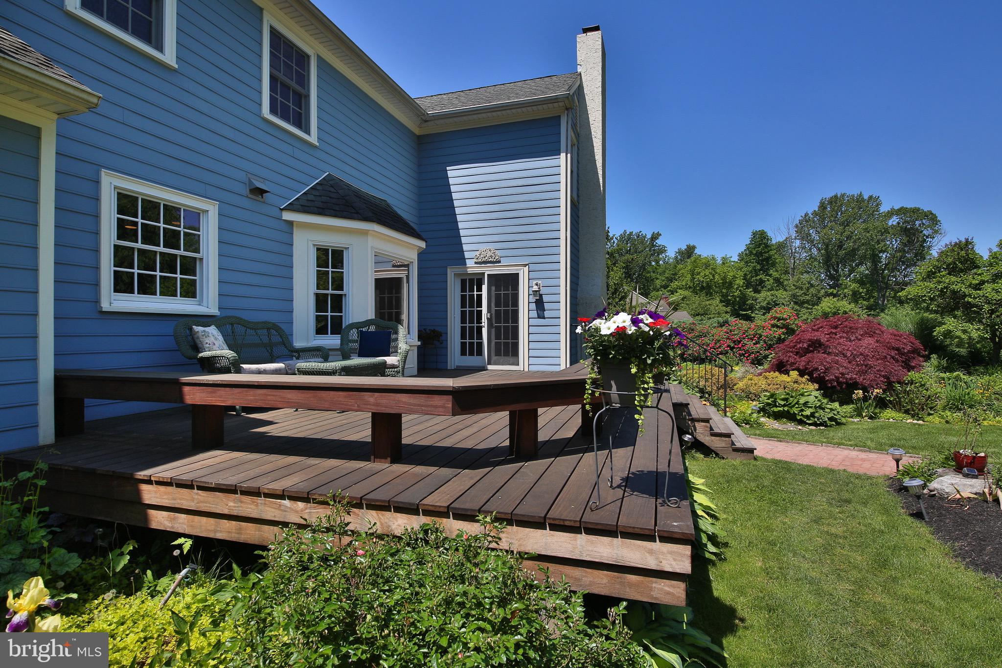 PEBBLE HILL - Residential