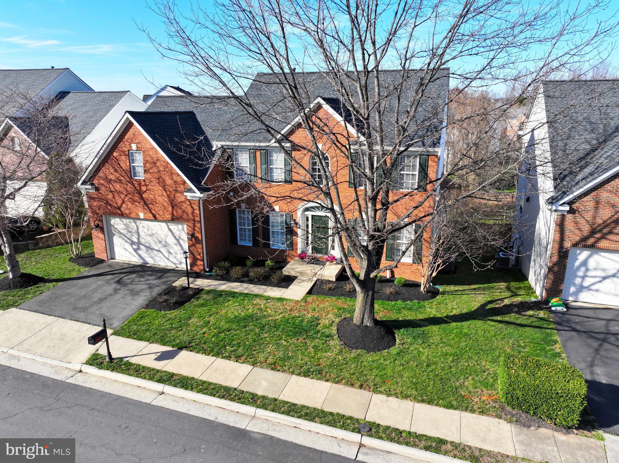 RIVER CREST - Residential