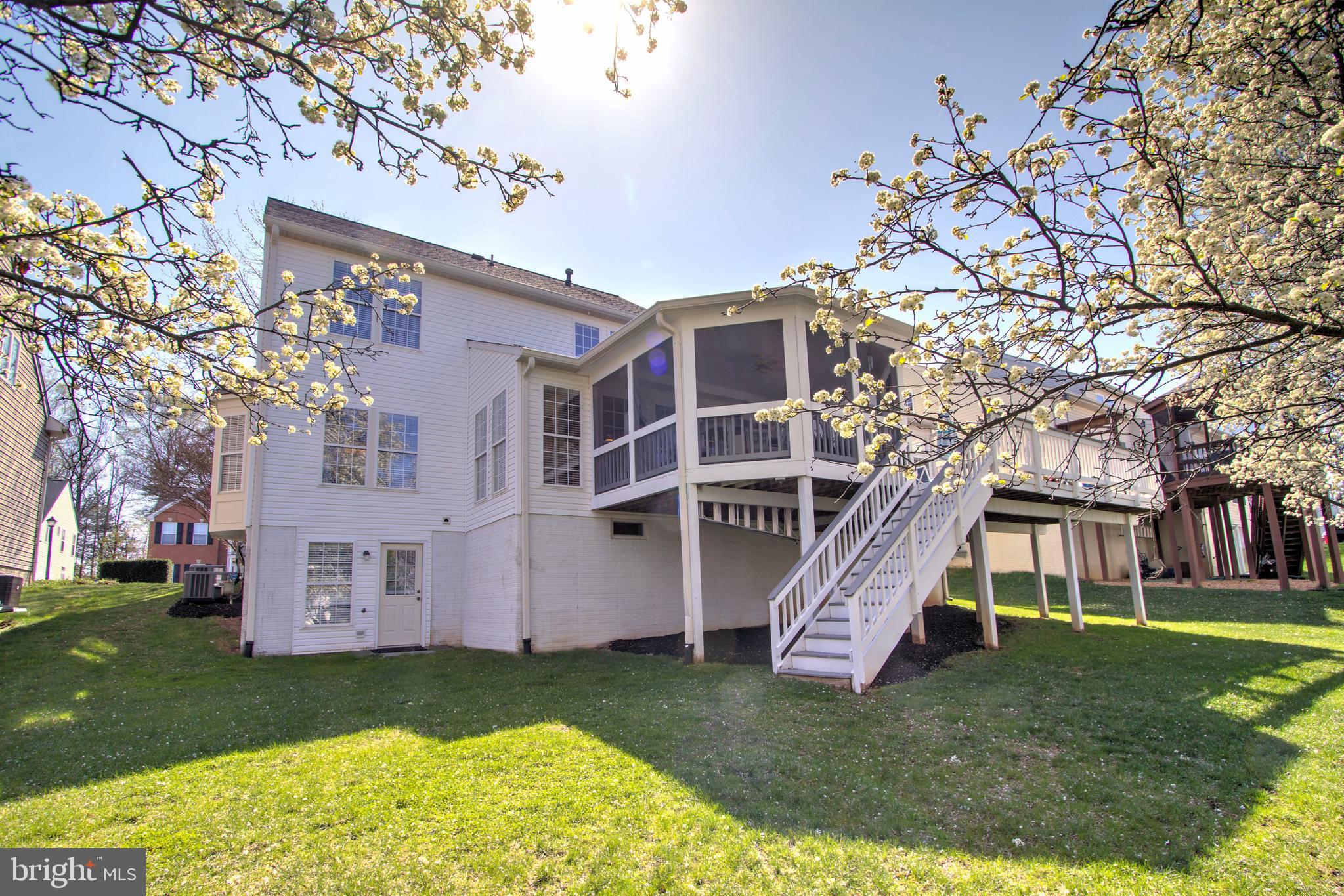 RIVER CREST - Residential