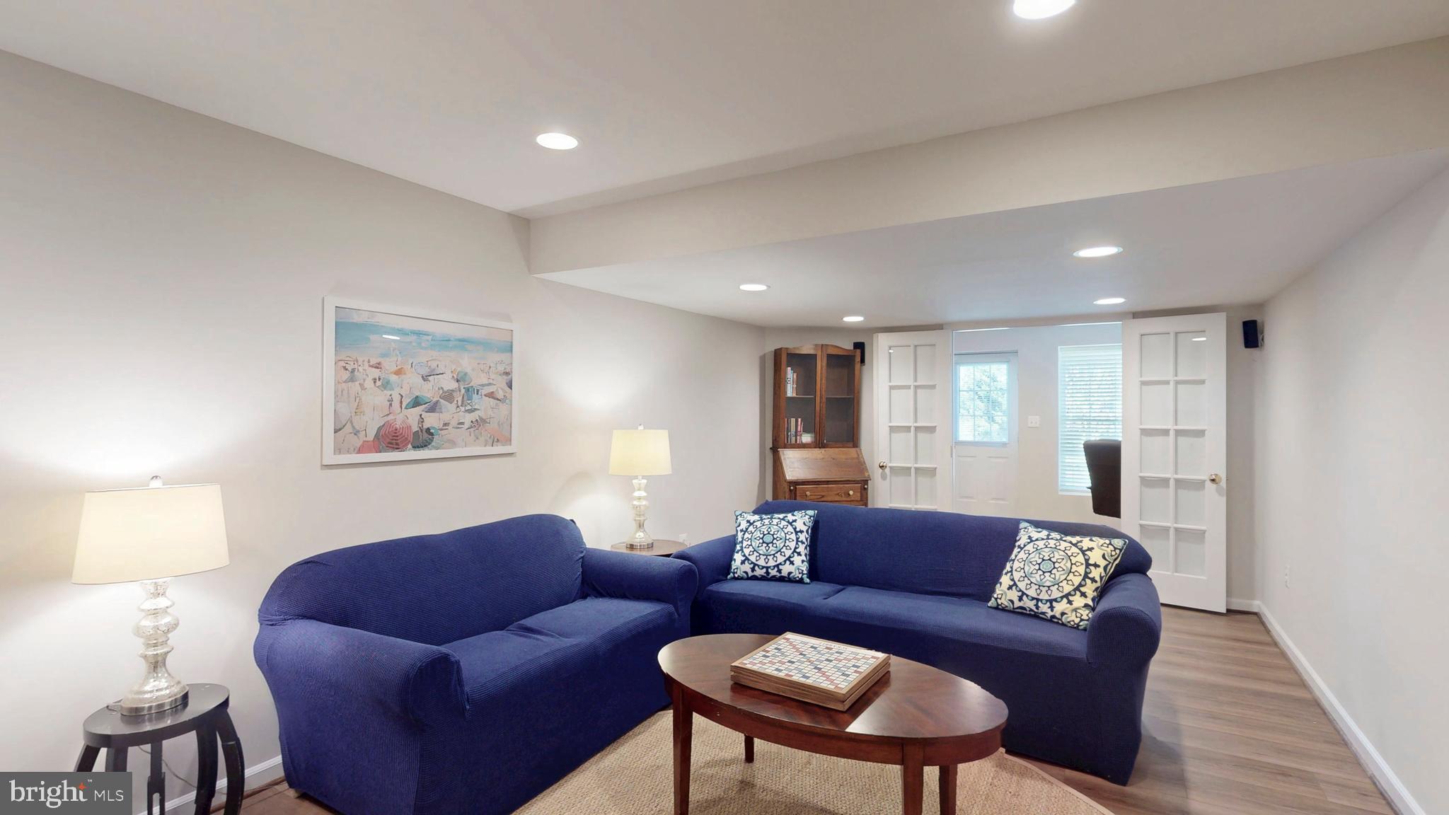 RIVER CREST - Residential