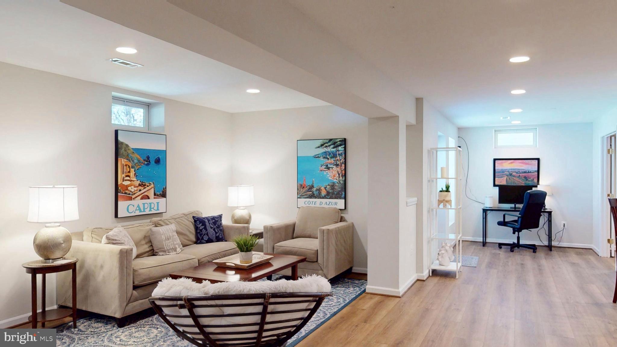 RIVER CREST - Residential