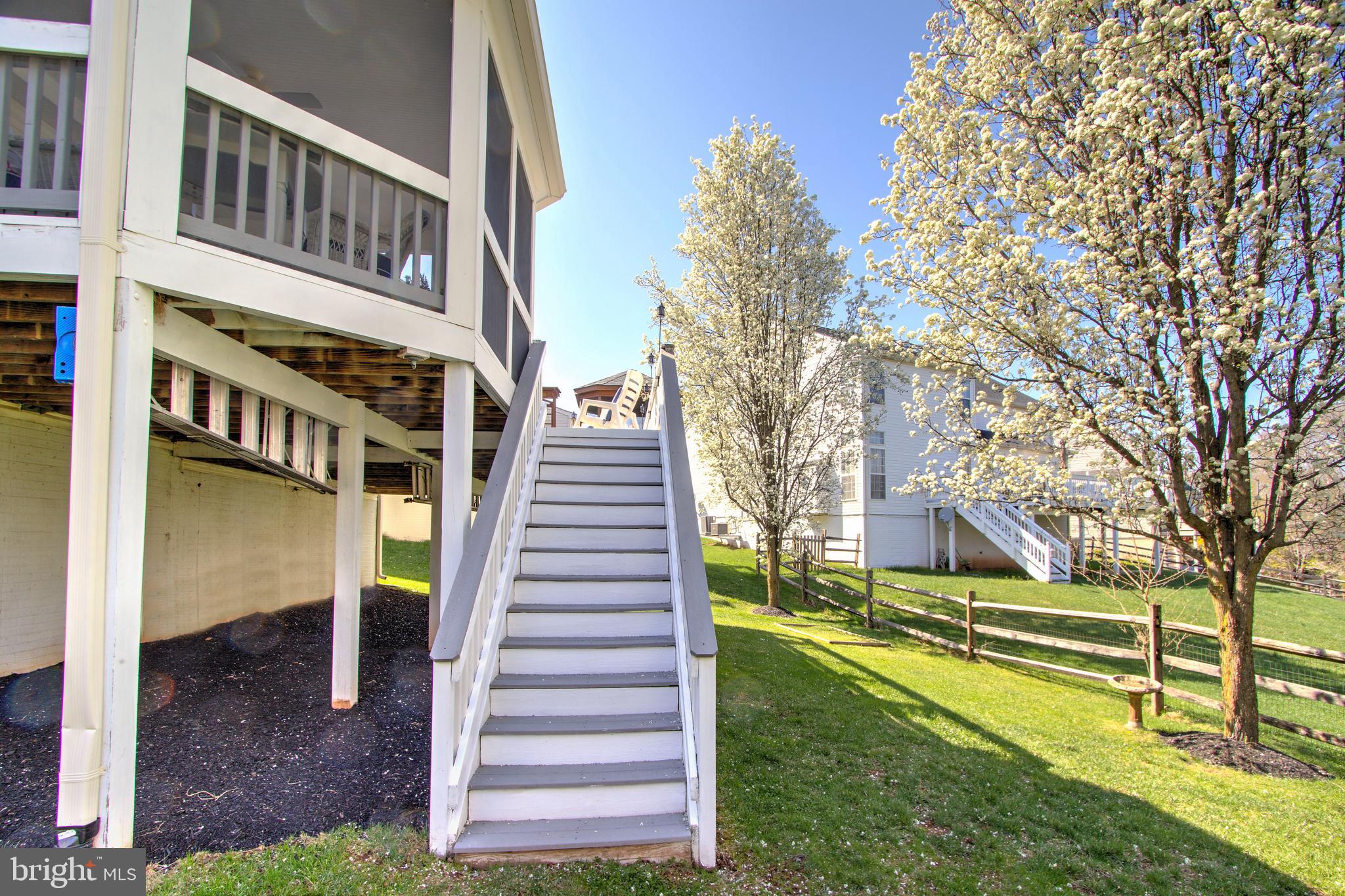 RIVER CREST - Residential