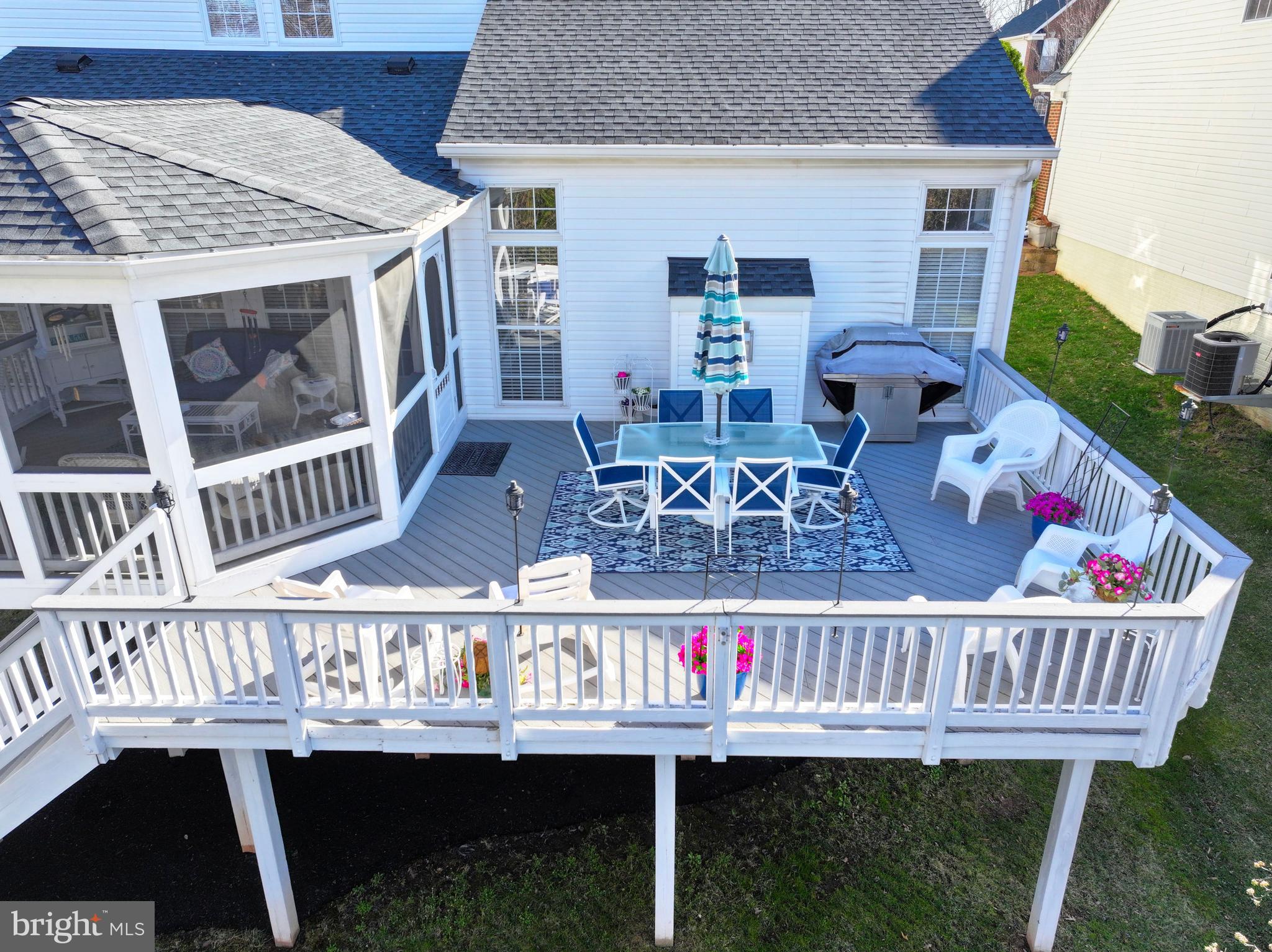 RIVER CREST - Residential