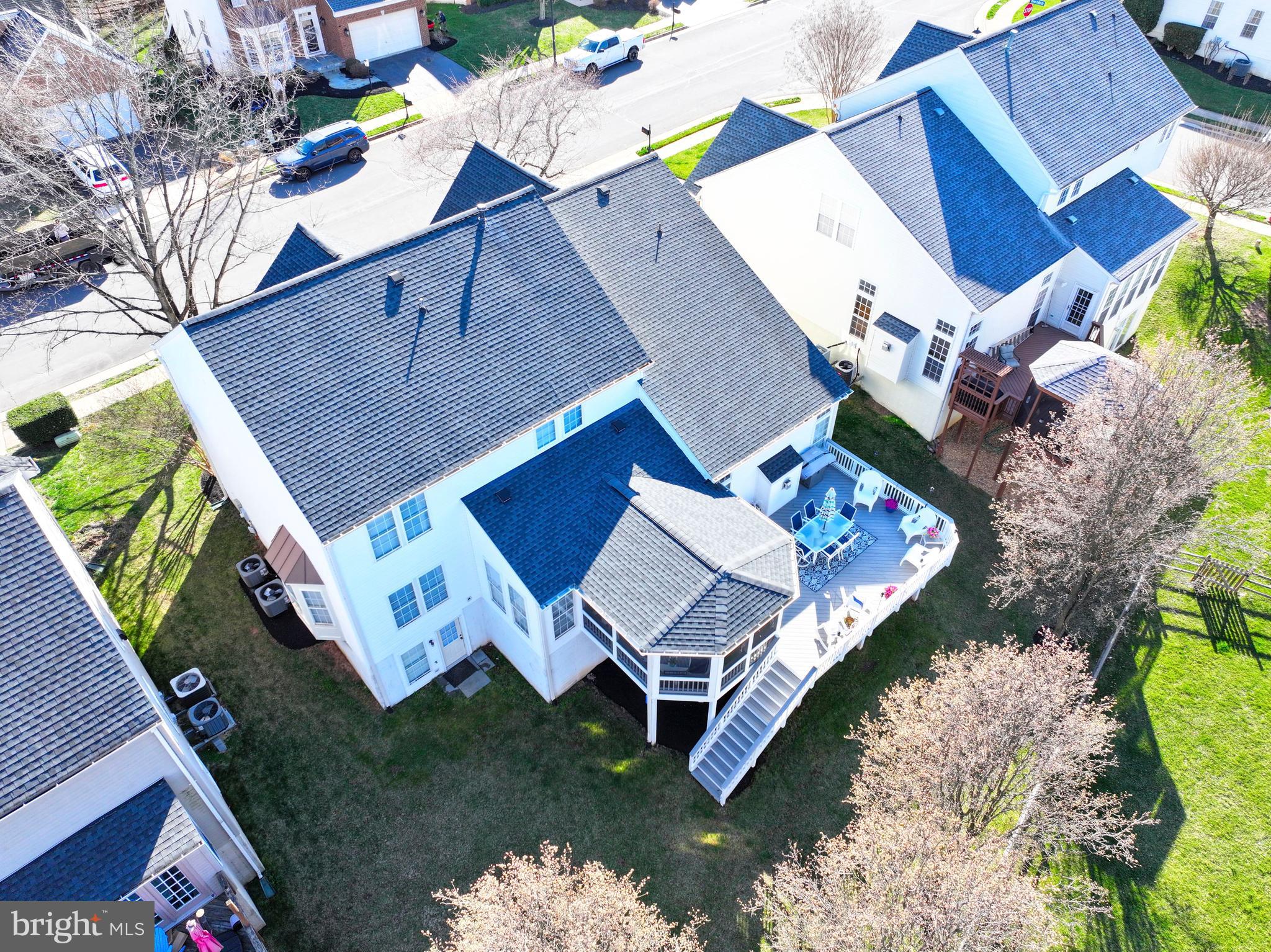 RIVER CREST - Residential