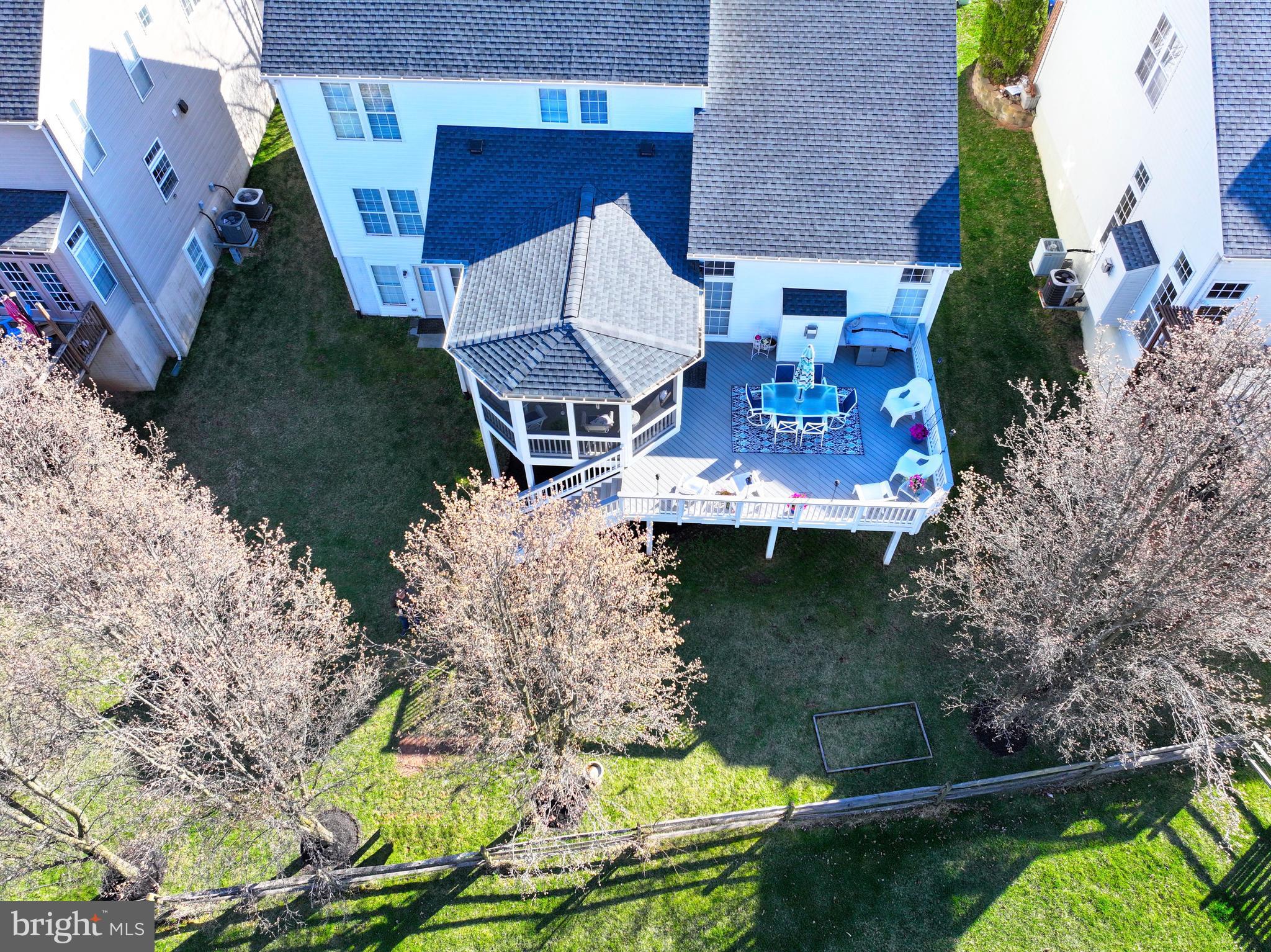 RIVER CREST - Residential