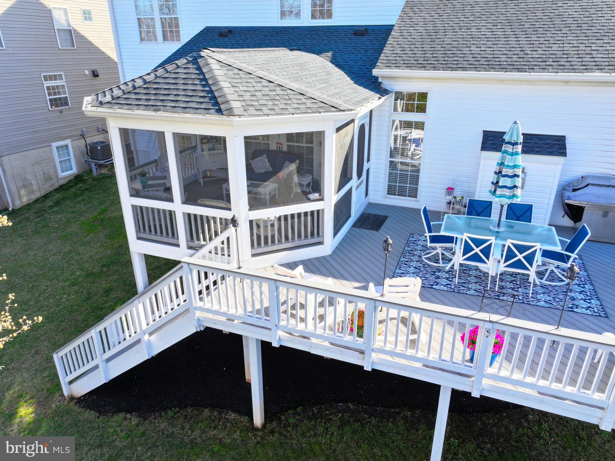 RIVER CREST - Residential