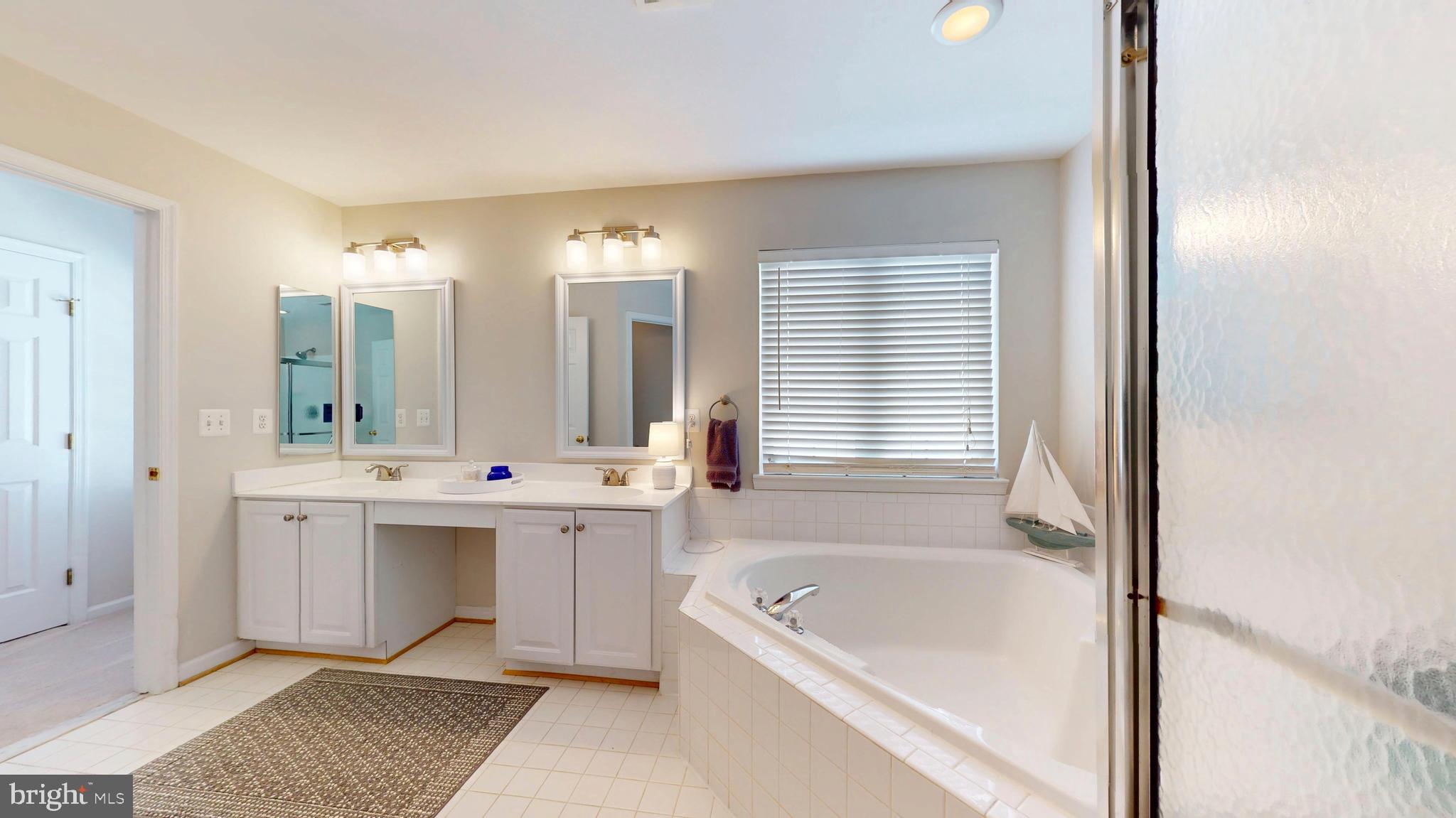 RIVER CREST - Residential