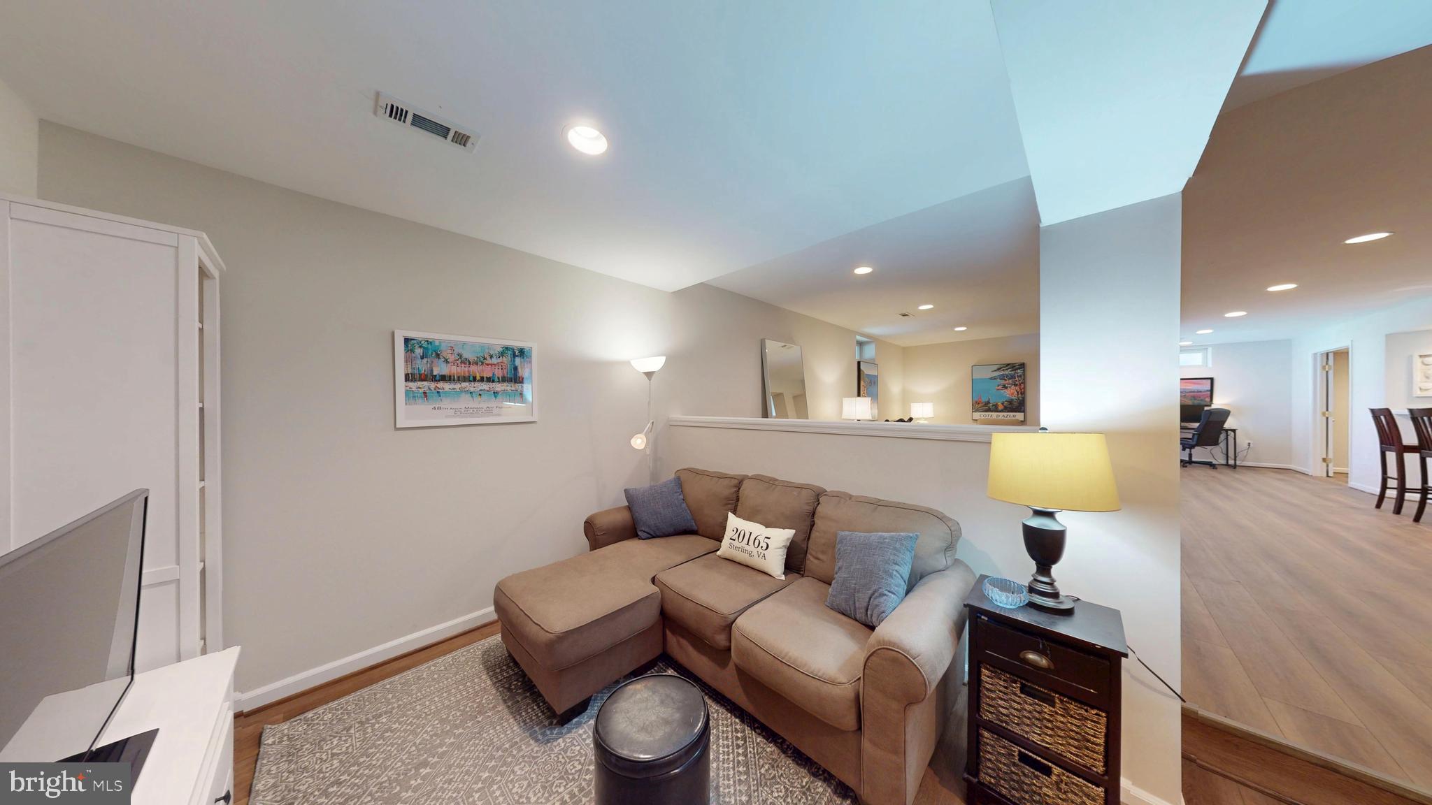 RIVER CREST - Residential