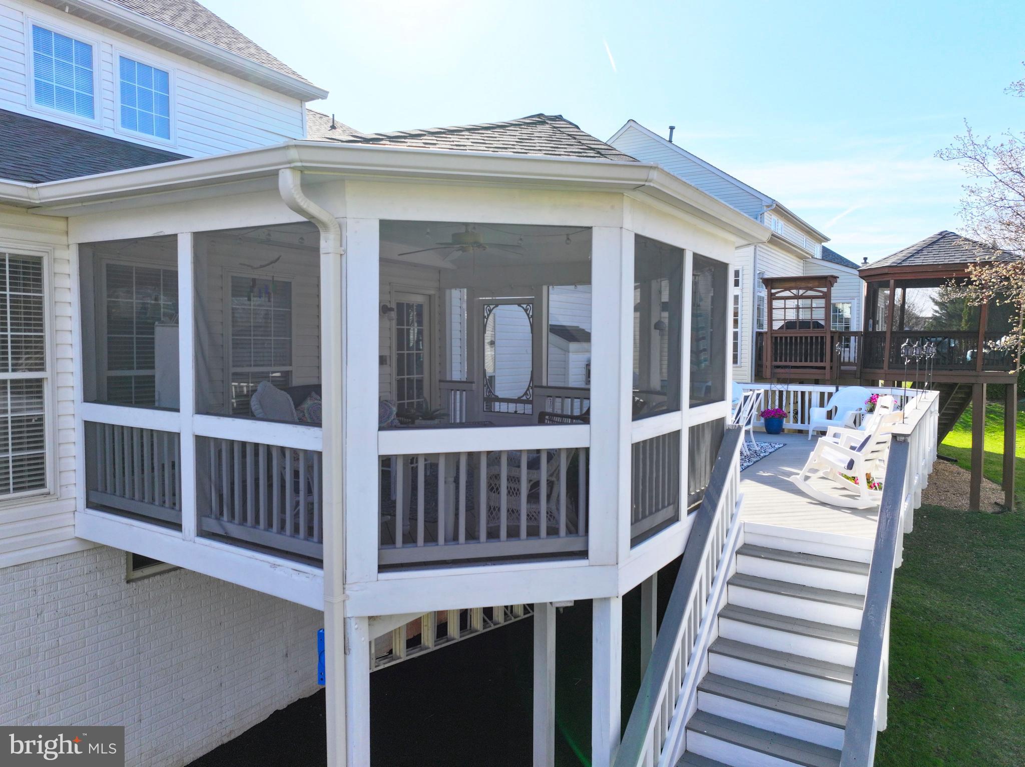 RIVER CREST - Residential