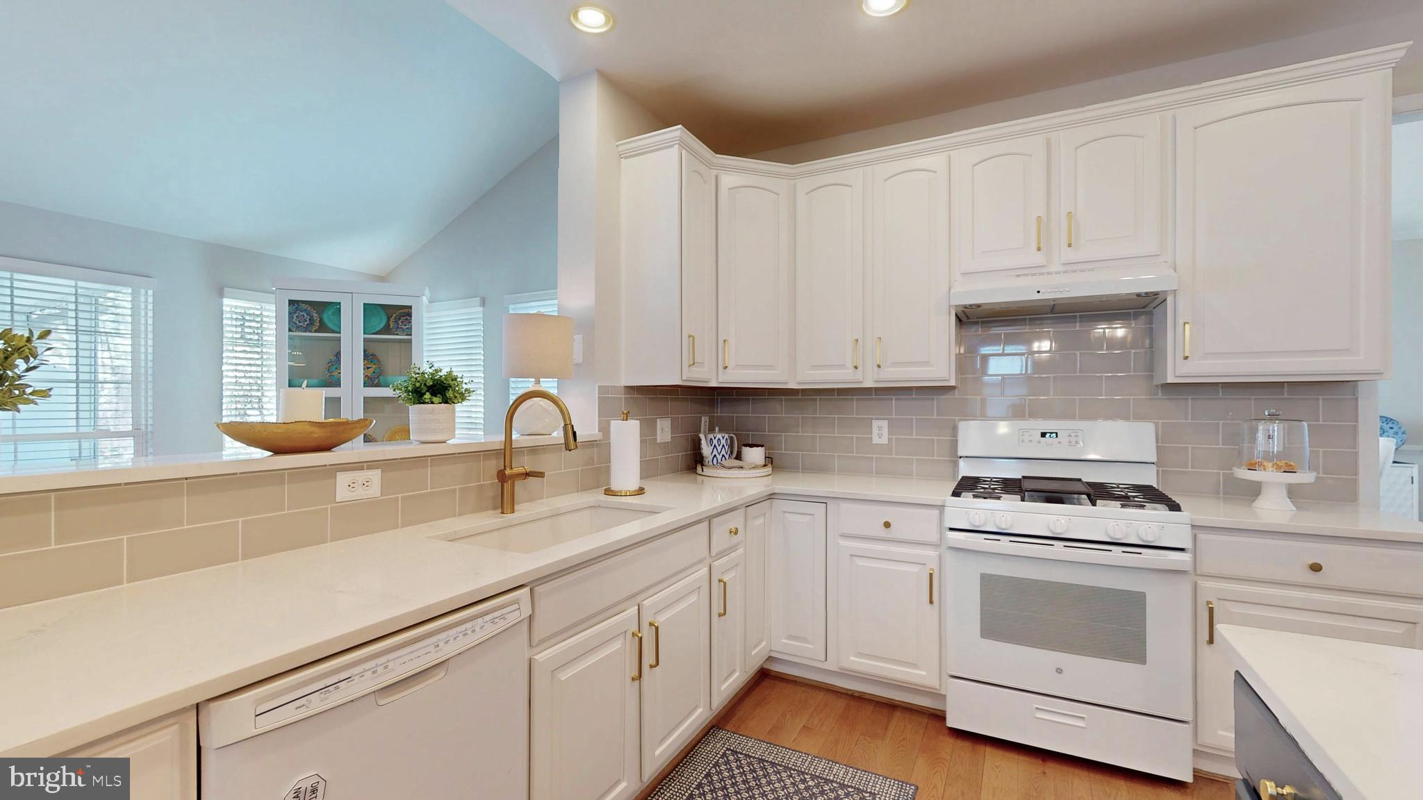 RIVER CREST - Residential