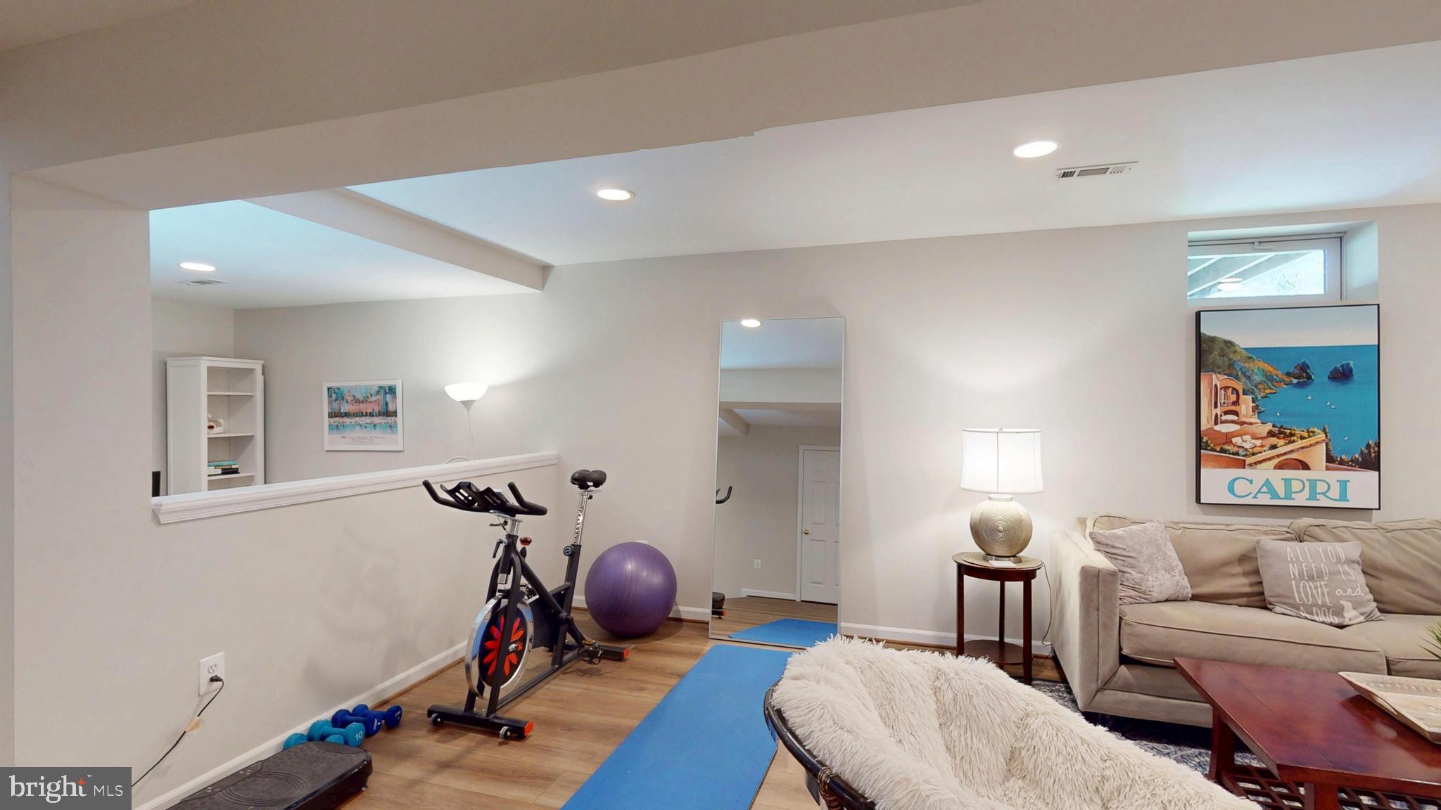 RIVER CREST - Residential