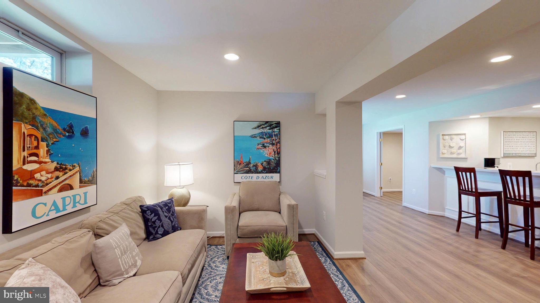 RIVER CREST - Residential