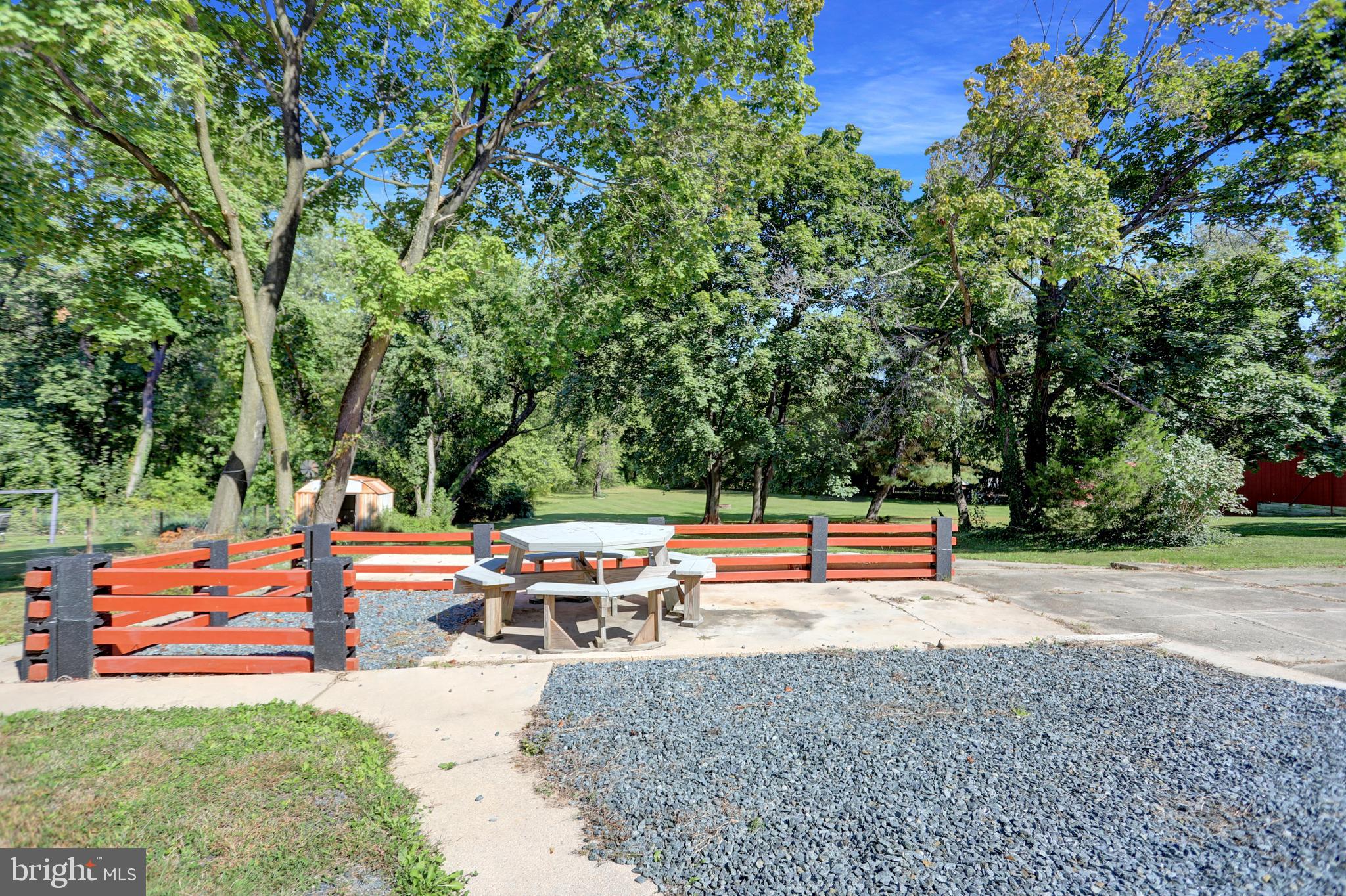 ABERDEEN HILLS - Residential