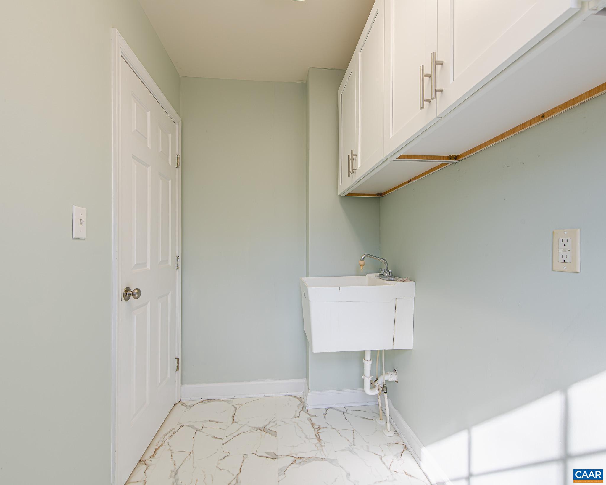 LAKE MONTICELLO - Residential