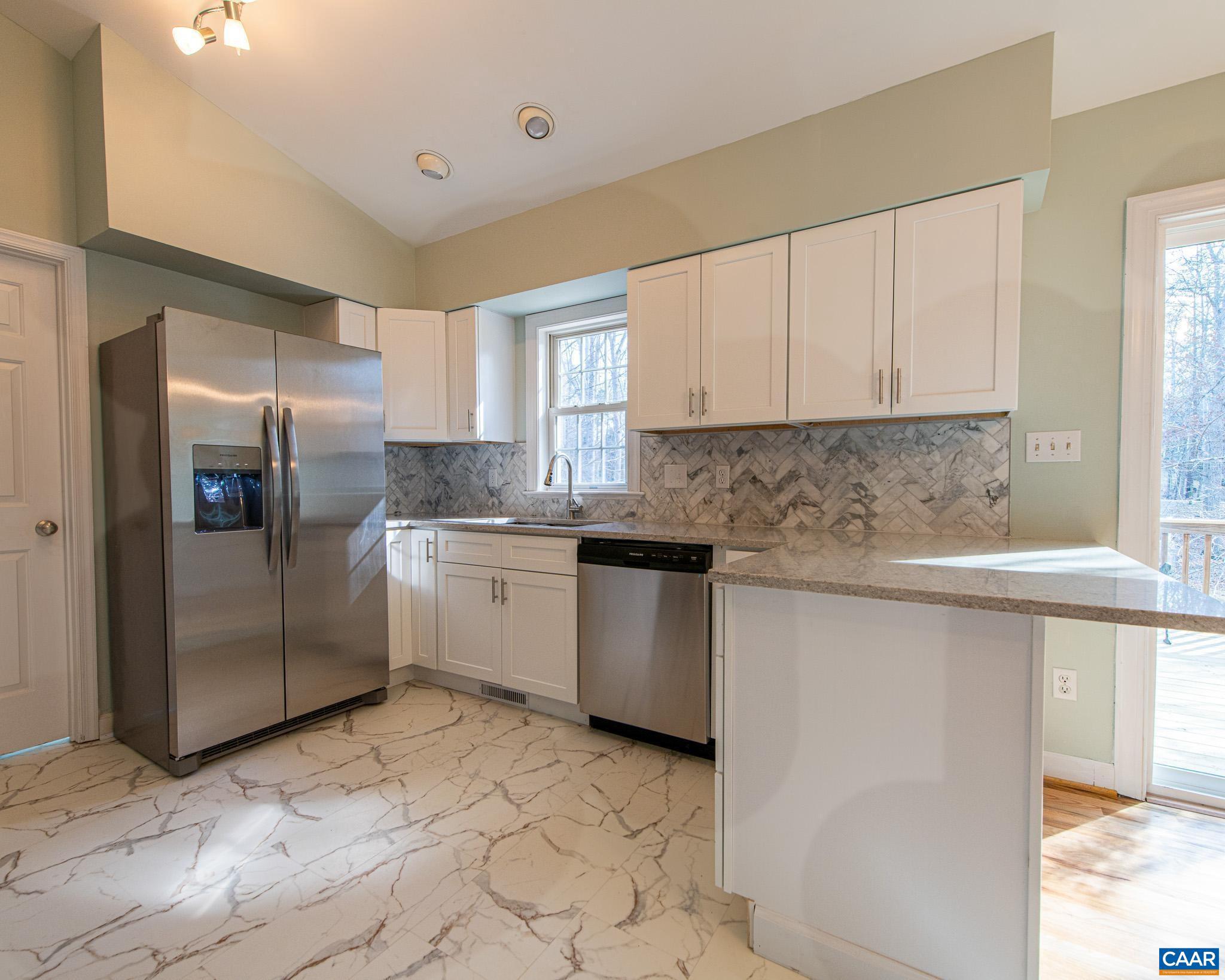 LAKE MONTICELLO - Residential