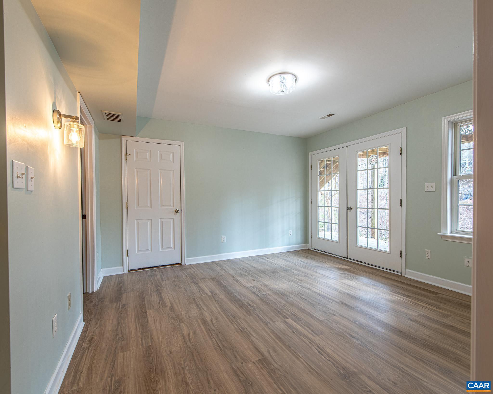 LAKE MONTICELLO - Residential