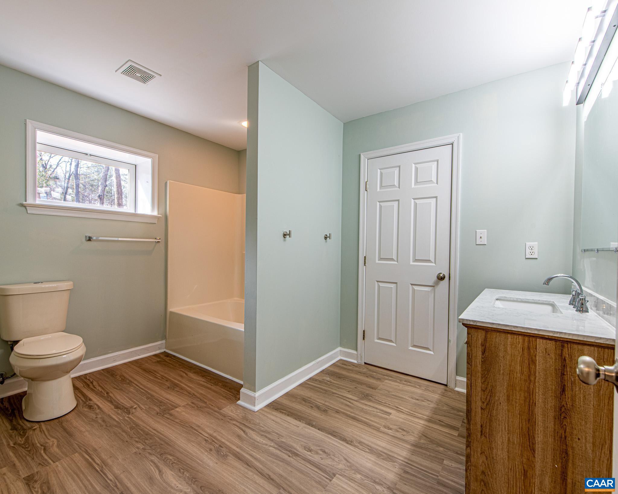 LAKE MONTICELLO - Residential