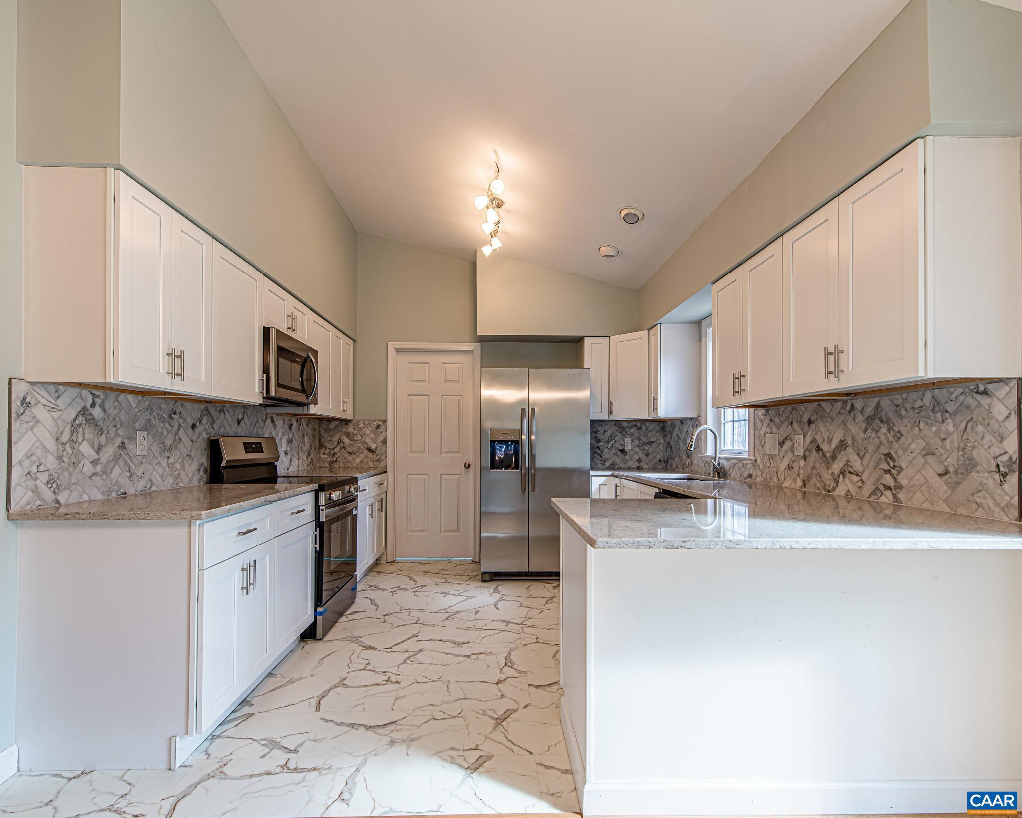 LAKE MONTICELLO - Residential