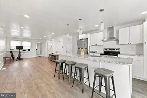 MLS: PADE2124598