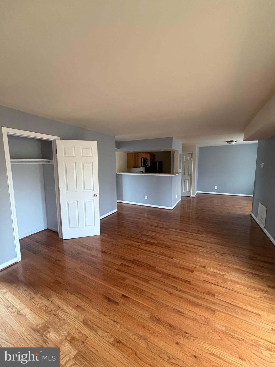 MARKHAM VIEW CONDOMINIUMS - Residential