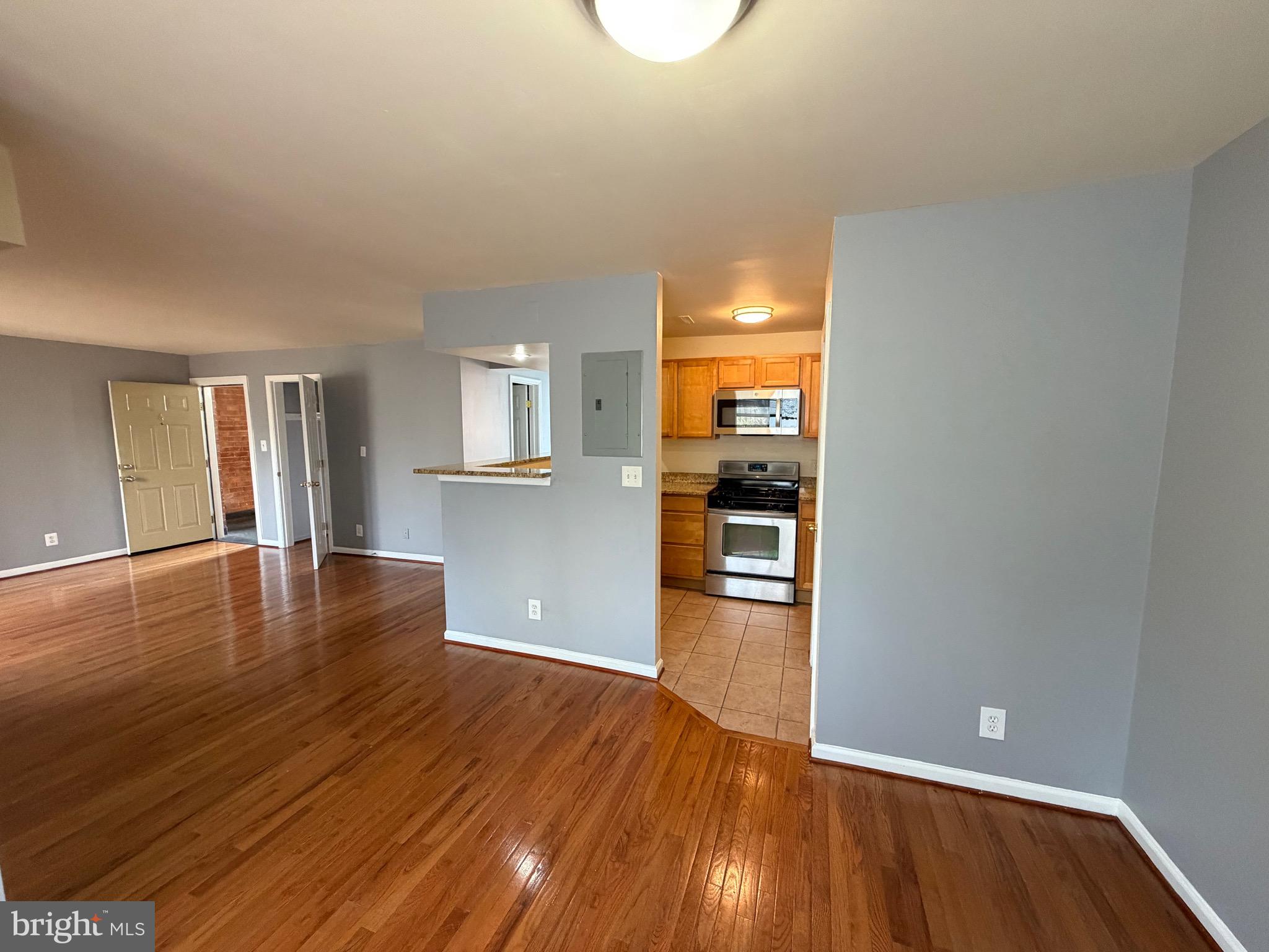 MARKHAM VIEW CONDOMINIUMS - Residential