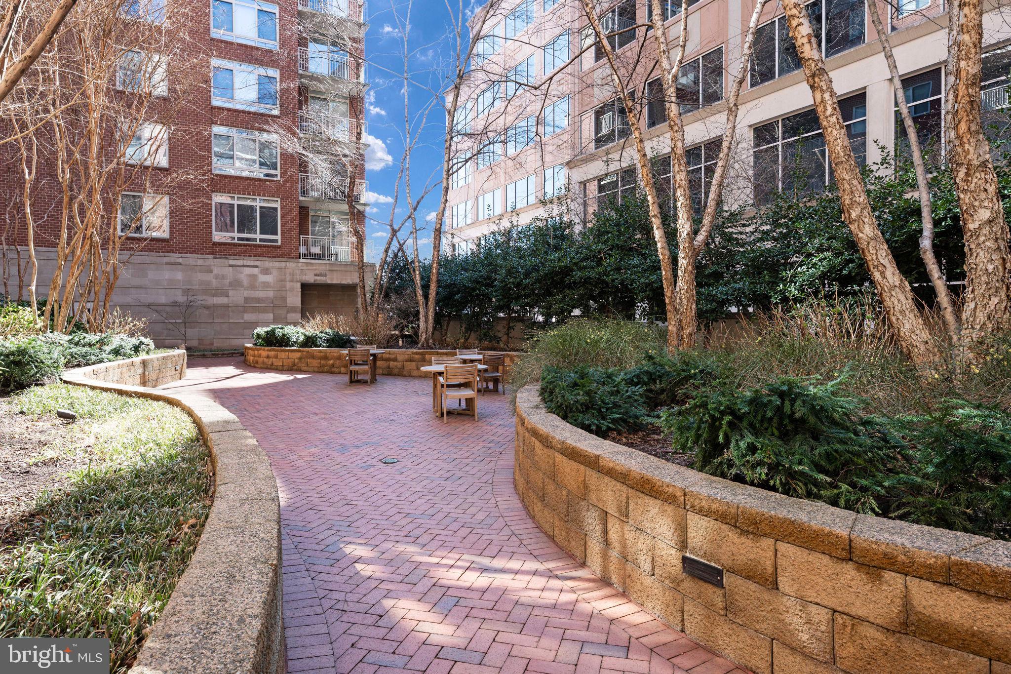 THE HAWTHORN CONDOMINIUM - Residential