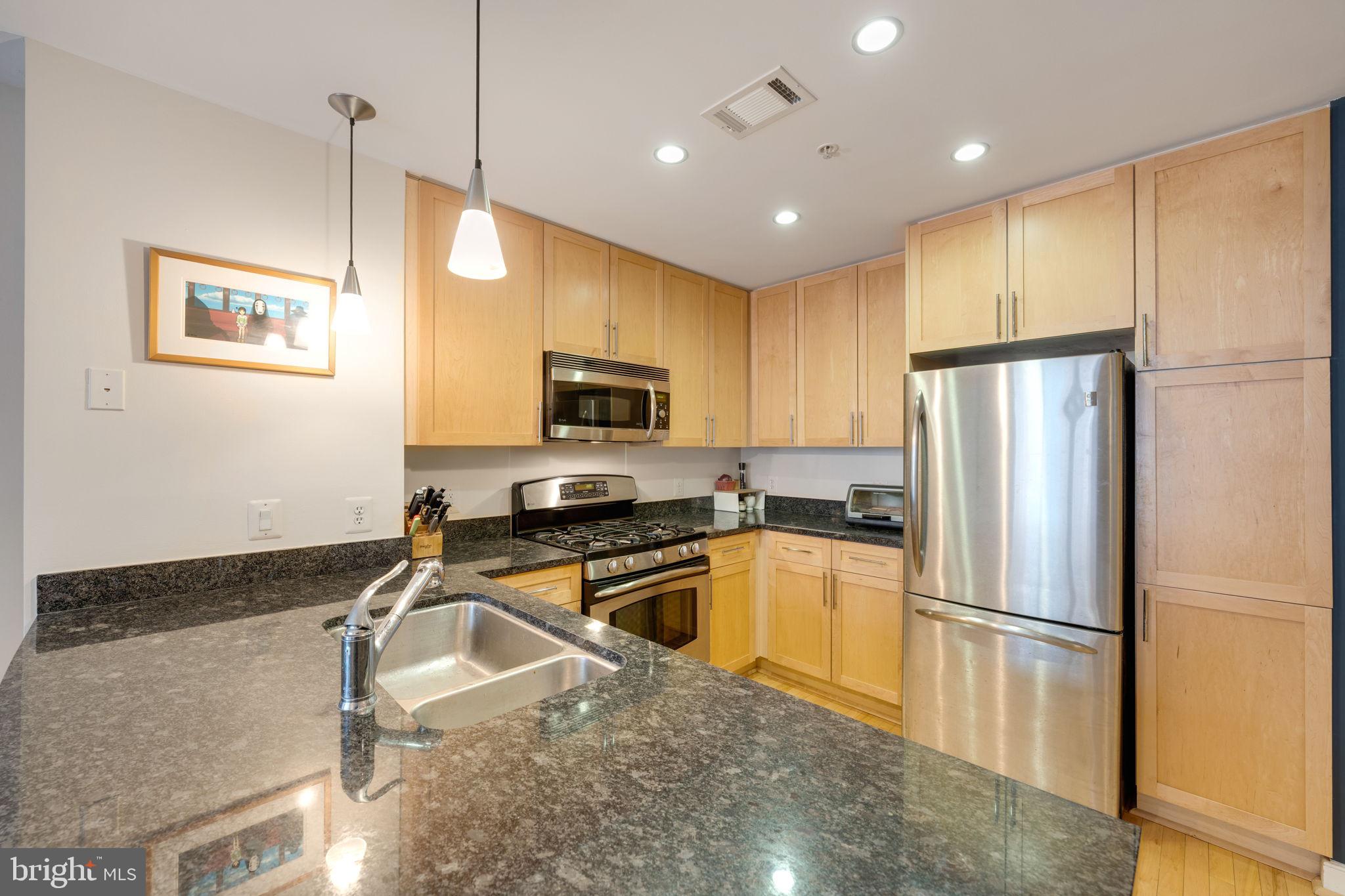 THE HAWTHORN CONDOMINIUM - Residential