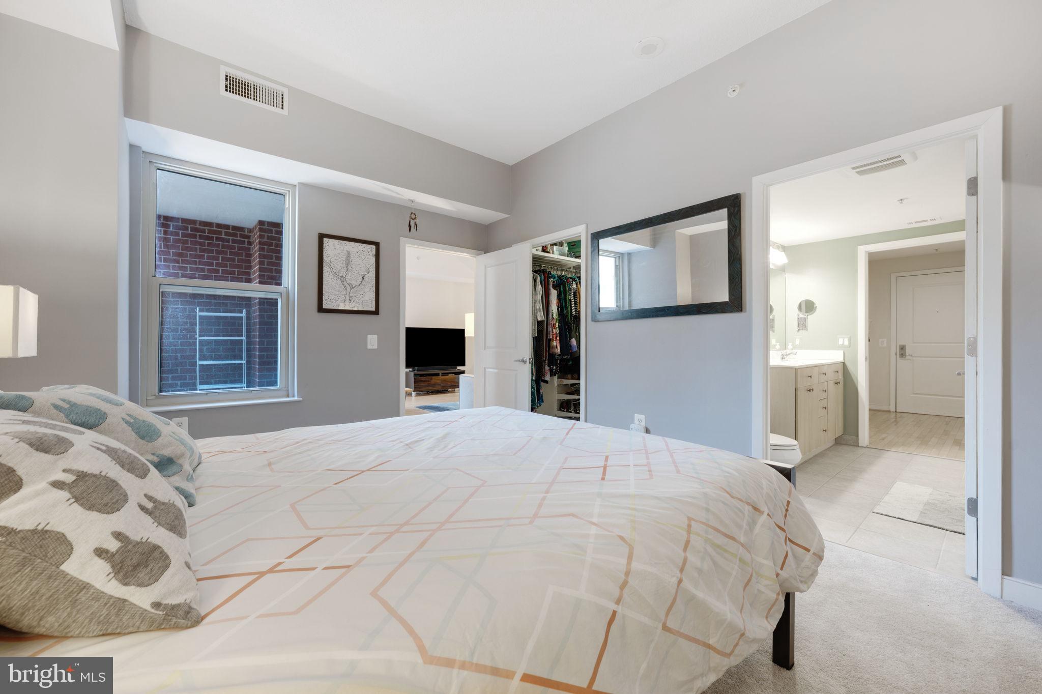 THE HAWTHORN CONDOMINIUM - Residential