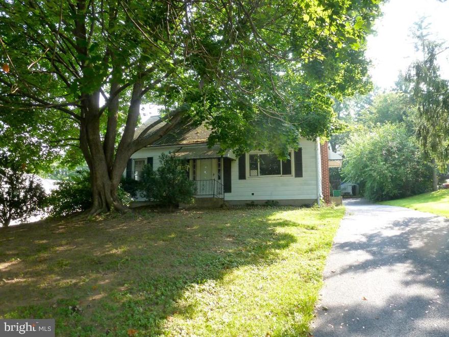 Investor alert! Here's your chance to build instant equity. House has great ''bones'' but is in need of updating throughout. 4BR,  1 bath home but space to add 2nd bathroom. Softwood floors throughout. Private backyard which backs to school. Nice garage.