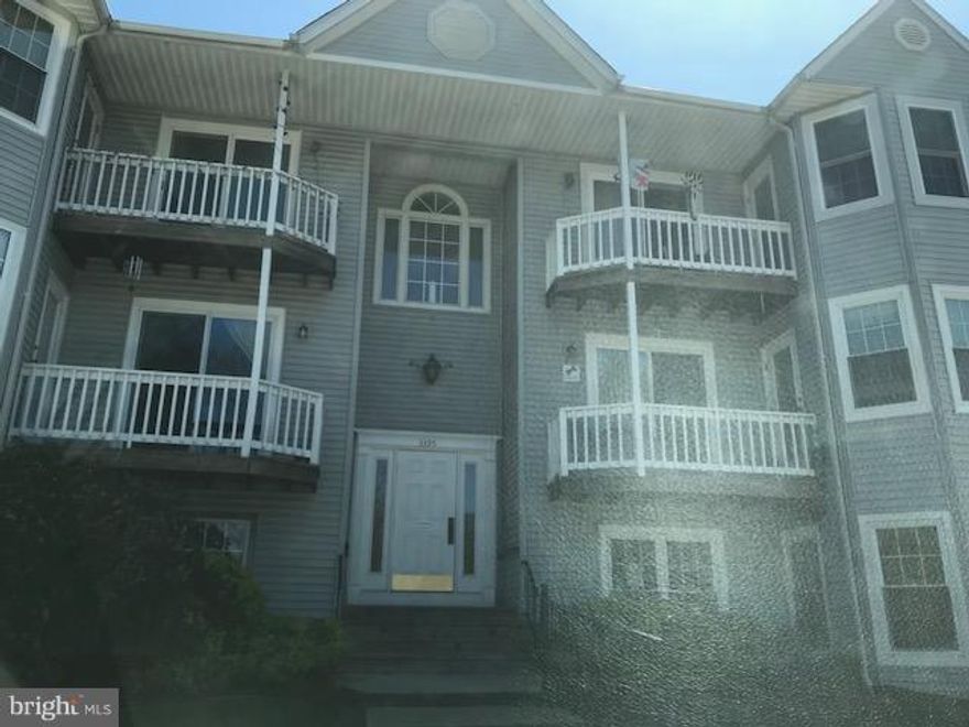 Nice 2 bdrm 1 bath condo in central location. New carpet and fresh paint. This property is eligible under the FMFL 1st Look Initiative thru 5/9/18, owner occupant offers only during this time. Buyer to pay 100% docs/trans tax. Buyer/Agent to verify all fees and obtain docs. Seller exempt from disclosure/disclaimer and bank addenda come AFTER offer is accepted.