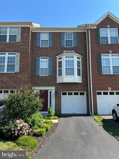 Photo of 15042 Danehurst Circle, GAINESVILLE, VA 20155 (MLS # VAPW2122928)