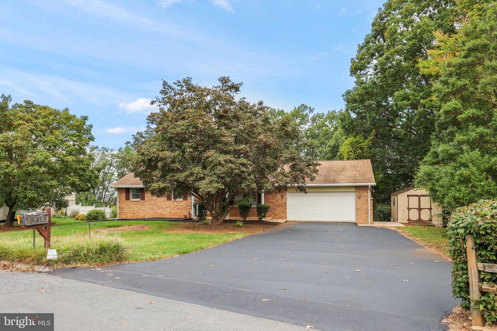 Photo of 3413 Heather Drive, YORK, PA 17408 (MLS # PAYK2091000)