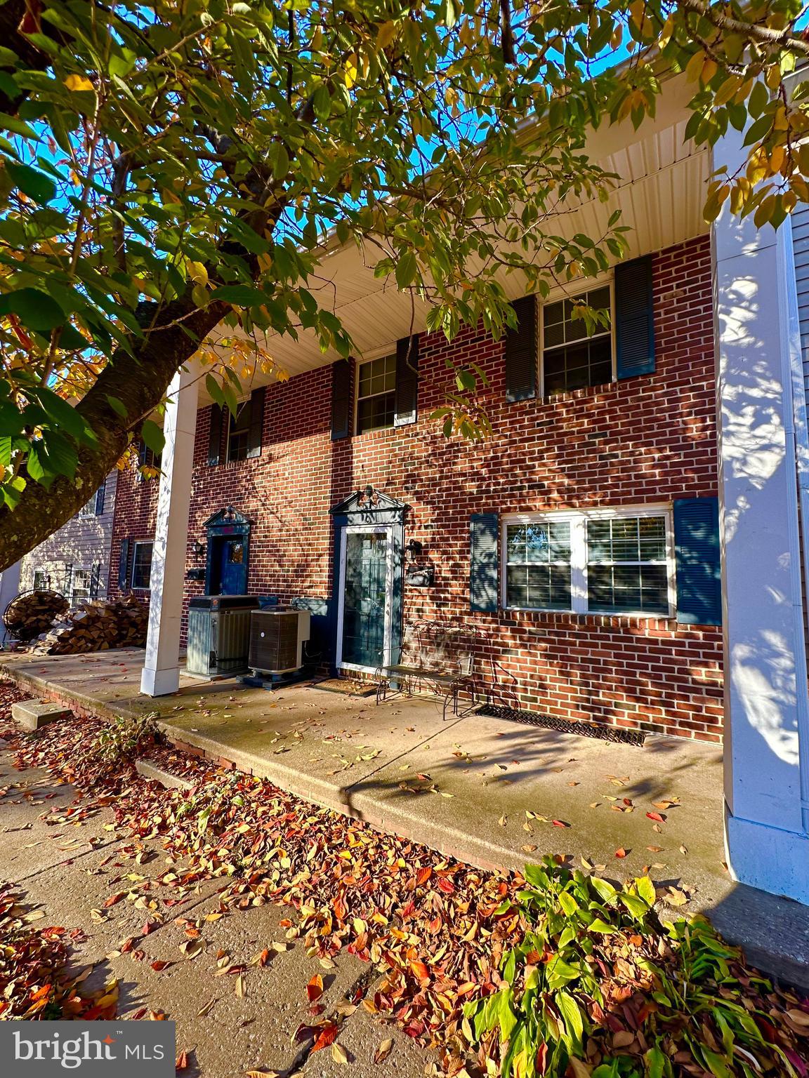 THE HUNTSMAN CONDOMINIUM - Residential