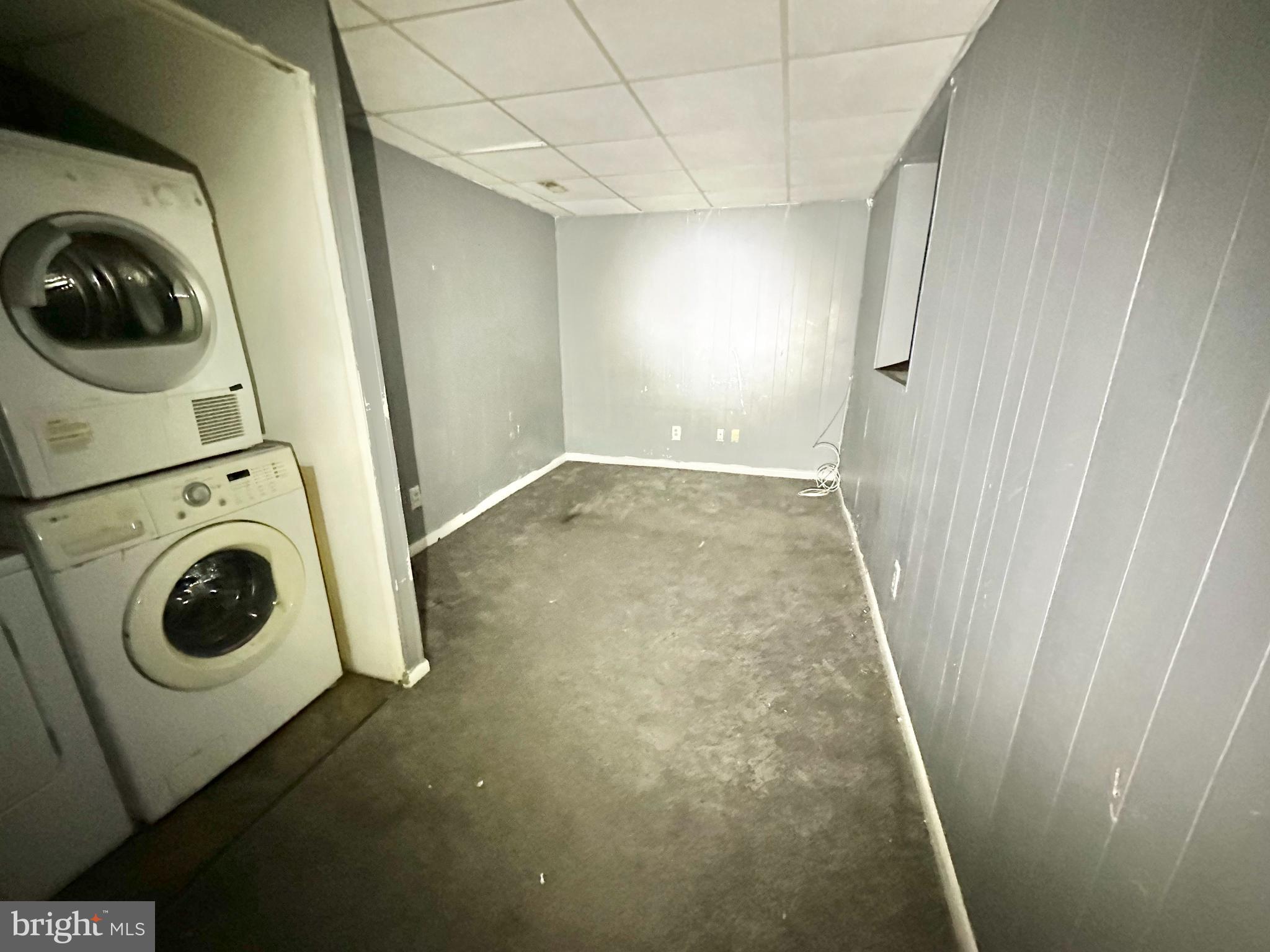 THE HUNTSMAN CONDOMINIUM - Residential