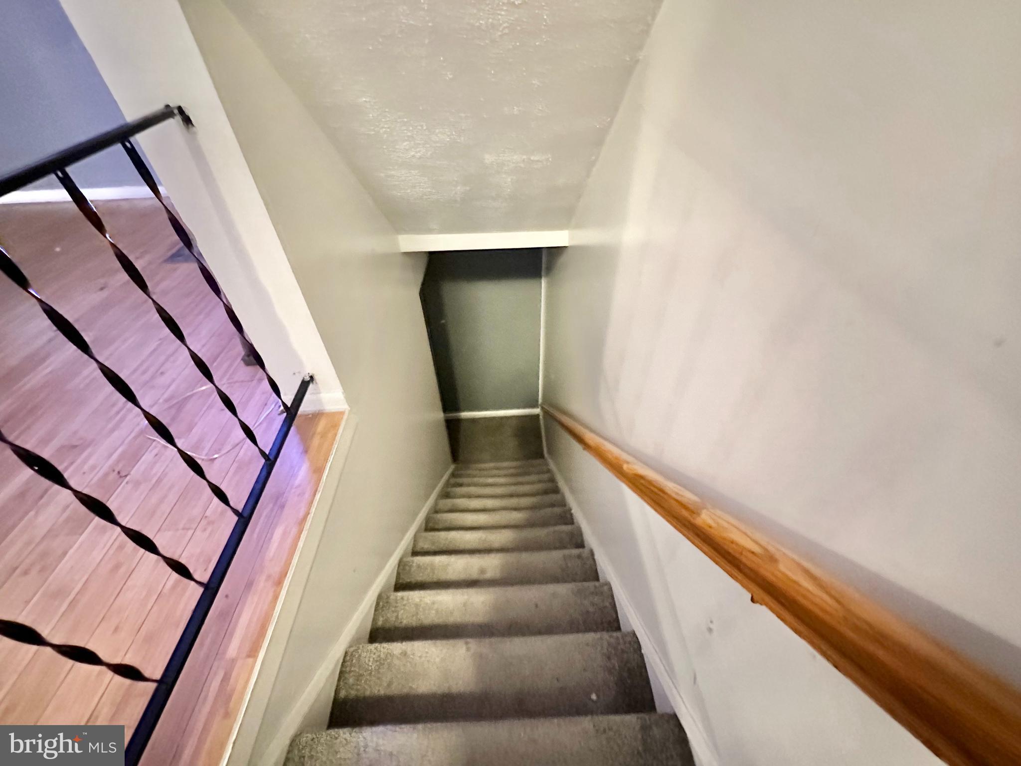 THE HUNTSMAN CONDOMINIUM - Residential