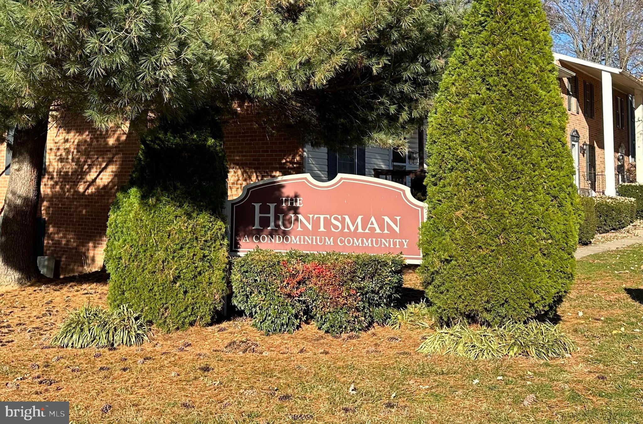THE HUNTSMAN CONDOMINIUM - Residential