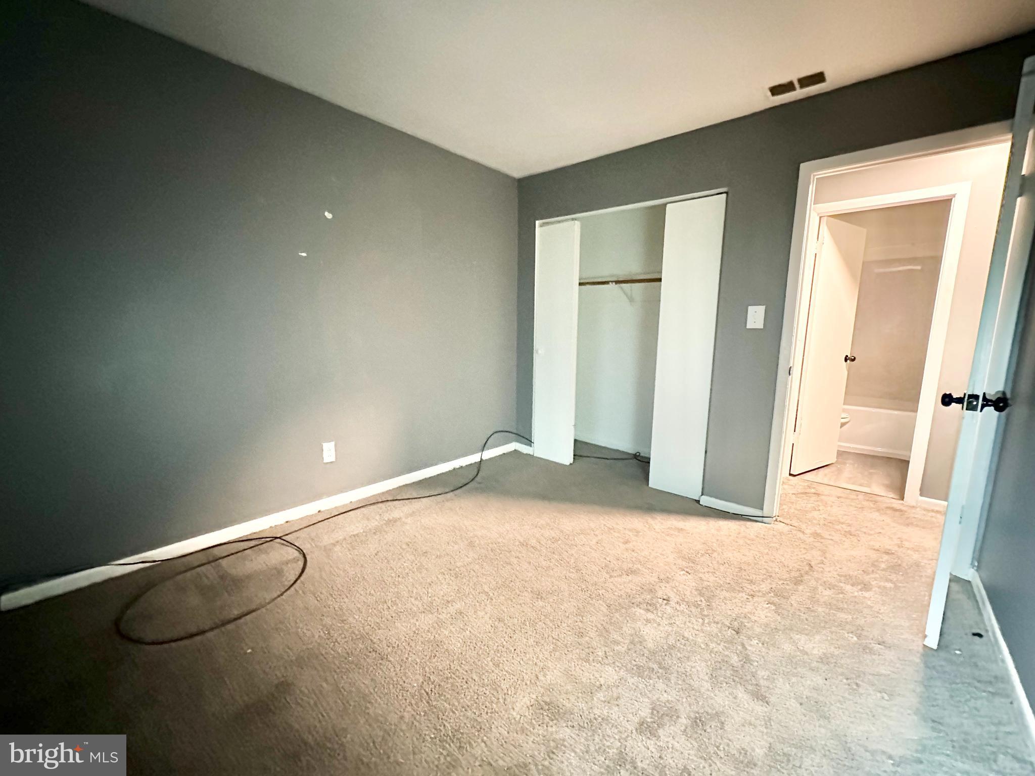 THE HUNTSMAN CONDOMINIUM - Residential