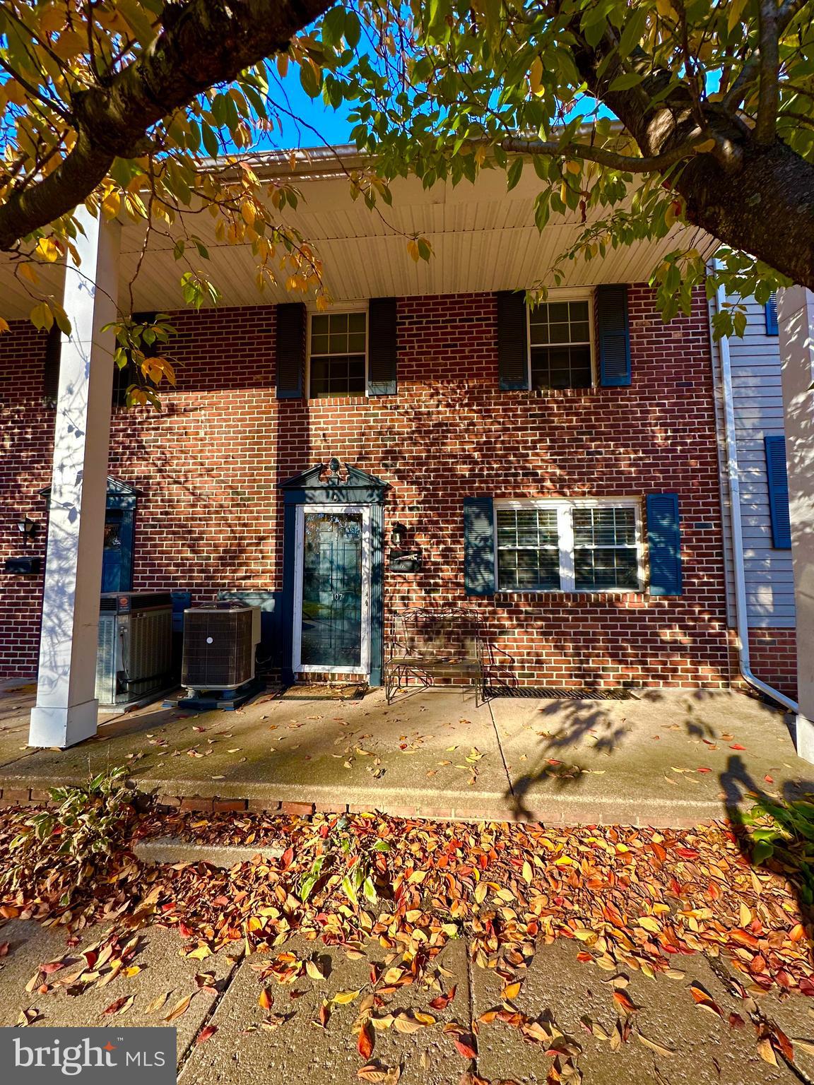 THE HUNTSMAN CONDOMINIUM - Residential