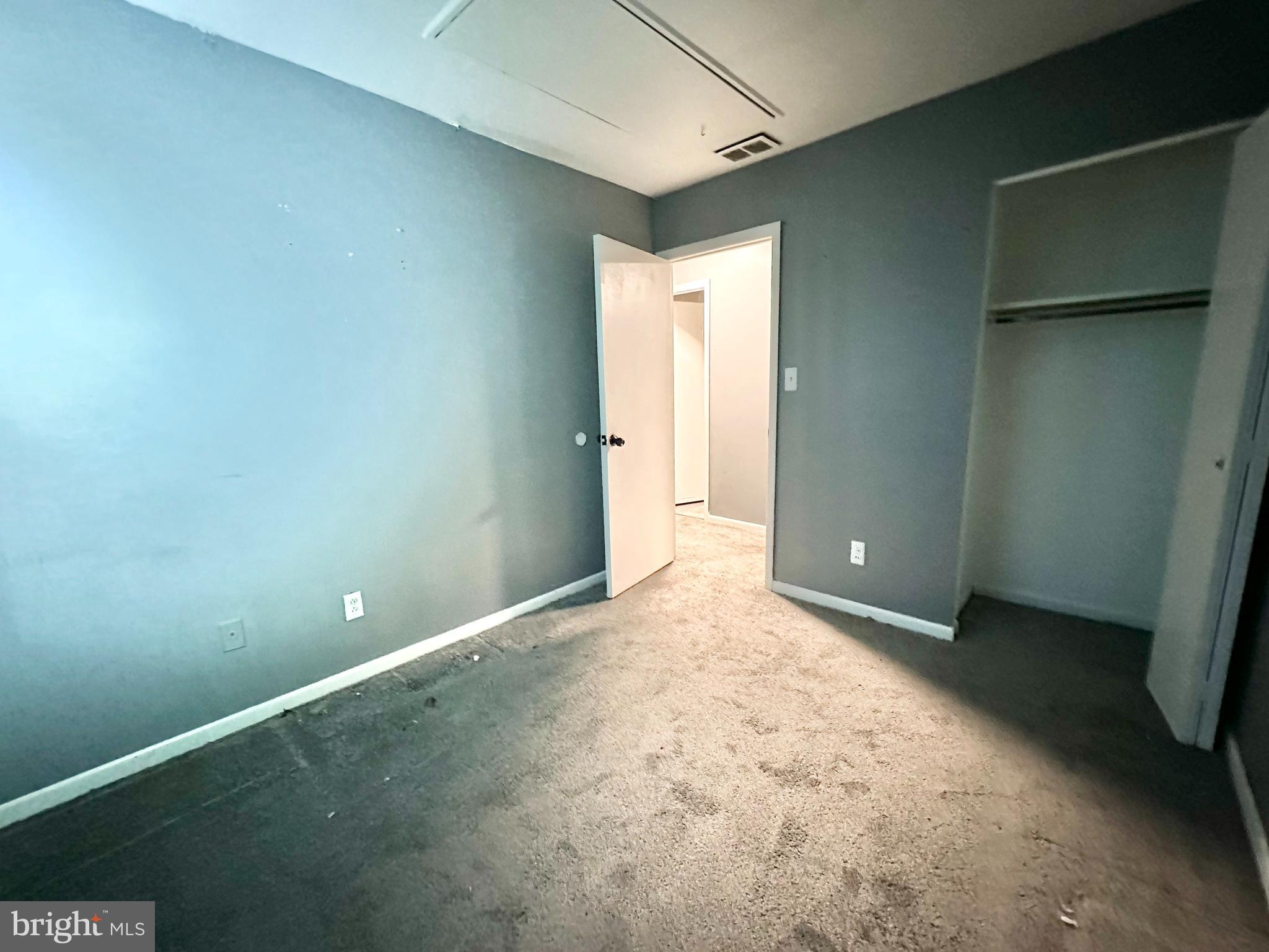 THE HUNTSMAN CONDOMINIUM - Residential