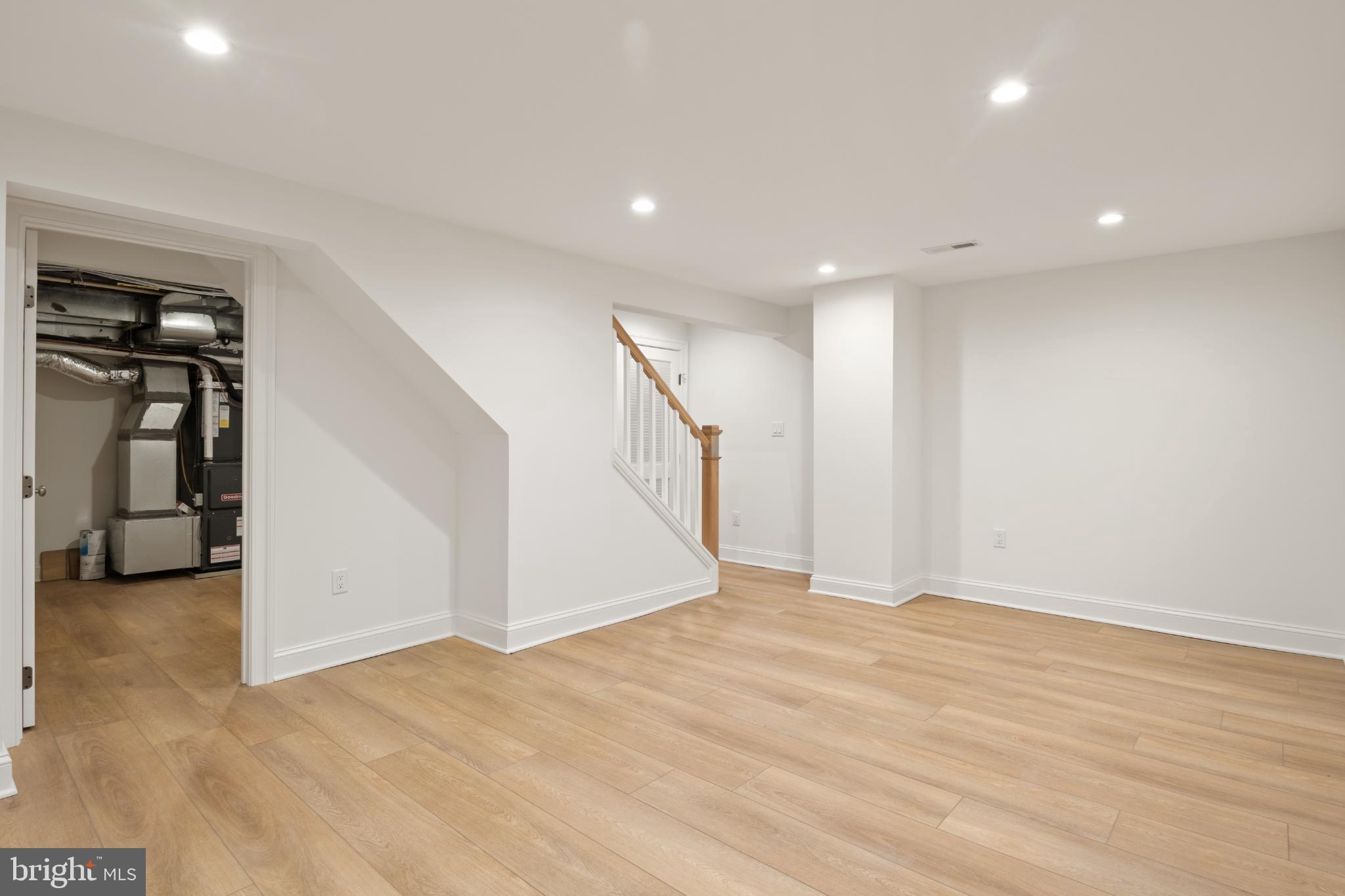 HUNTINGTON TERRACE - Residential