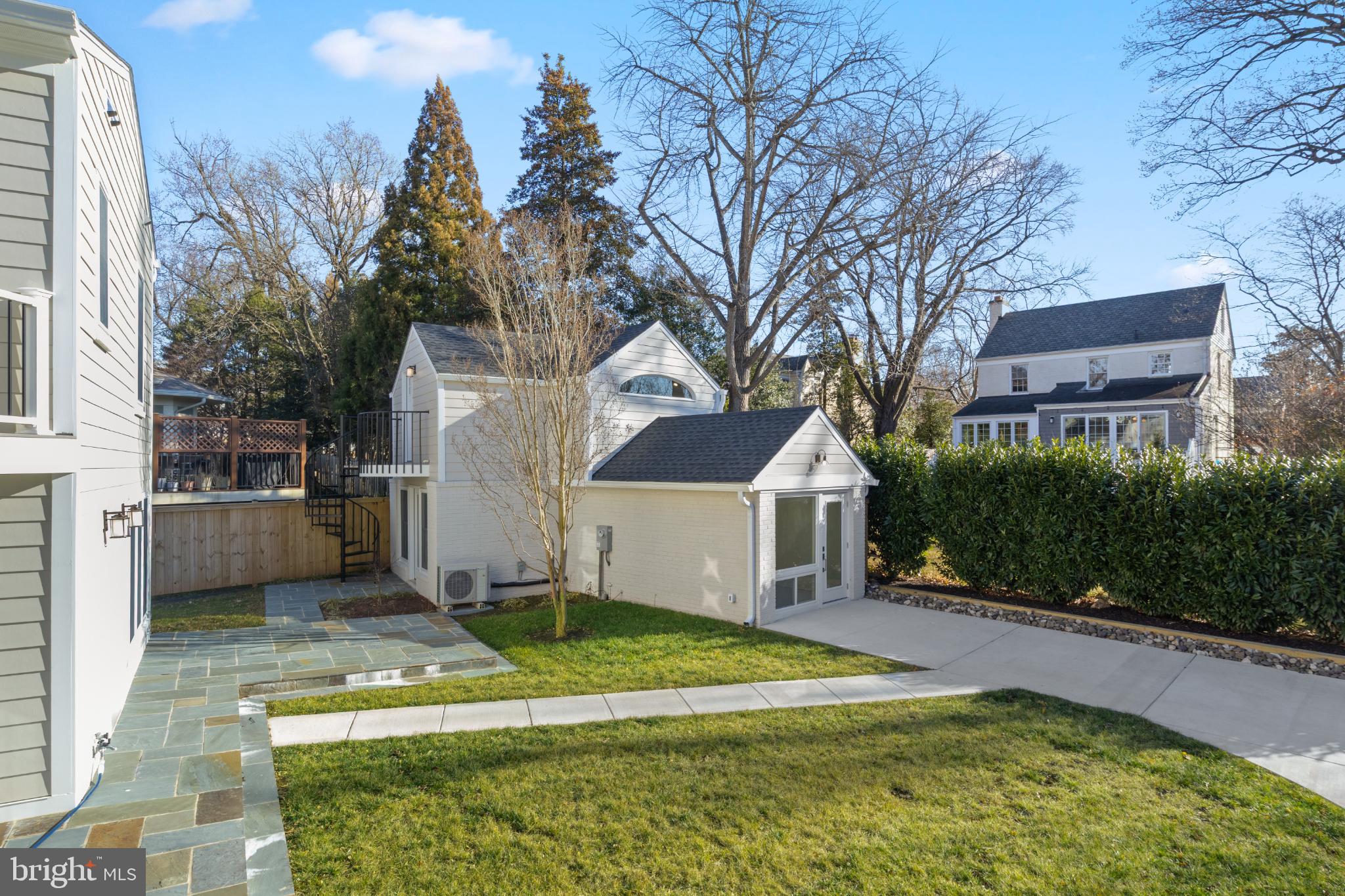 HUNTINGTON TERRACE - Residential