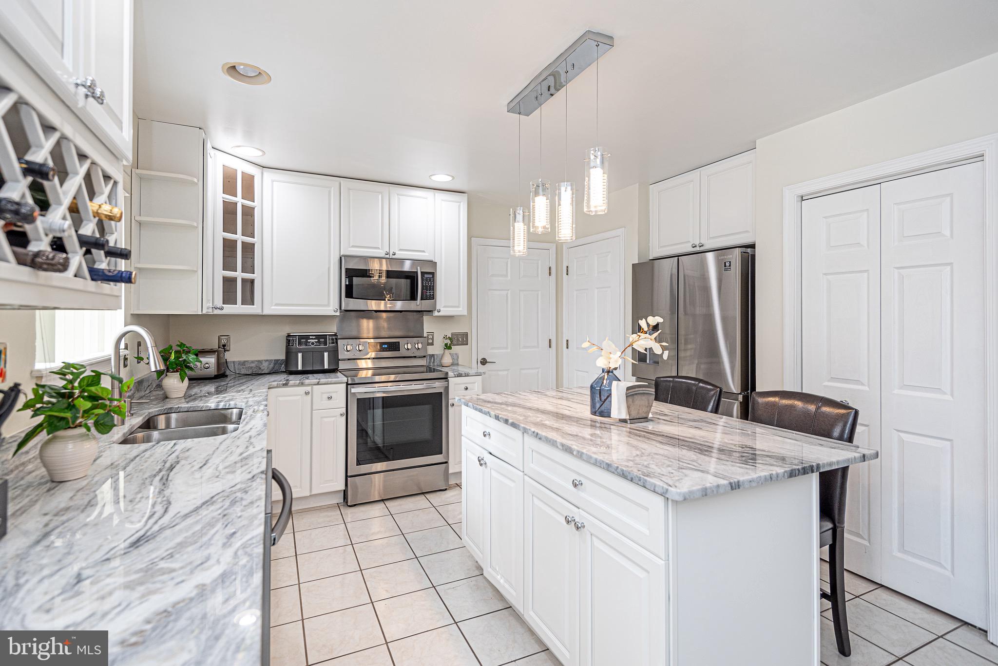 PEMBERTON PONDS - Residential