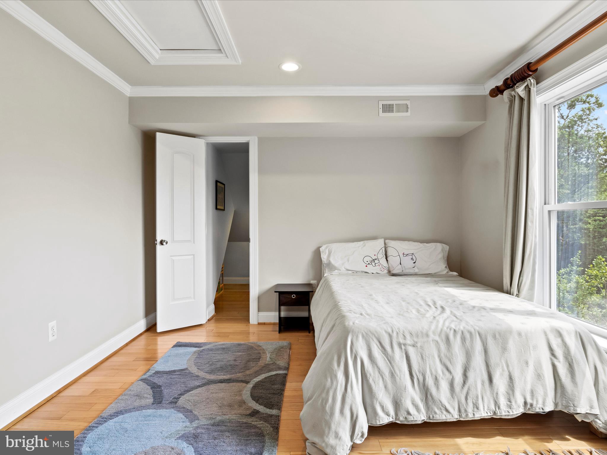 ARLINGTON FOREST - Residential Lease