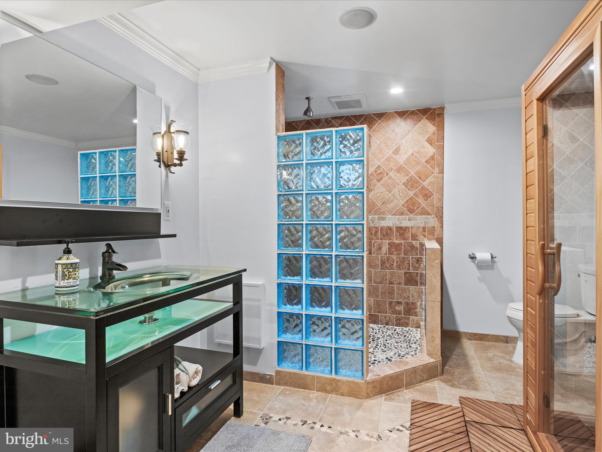 ARLINGTON FOREST - Residential Lease