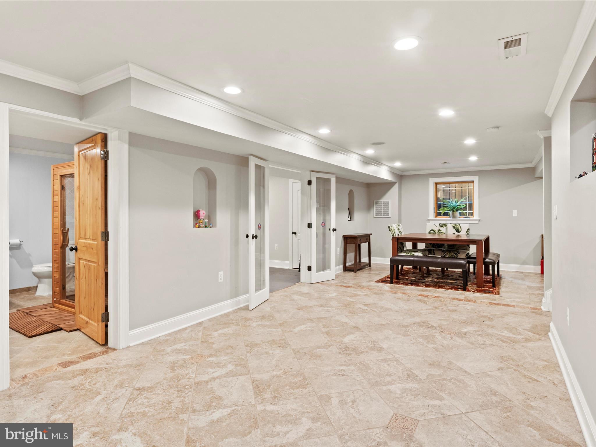 ARLINGTON FOREST - Residential Lease