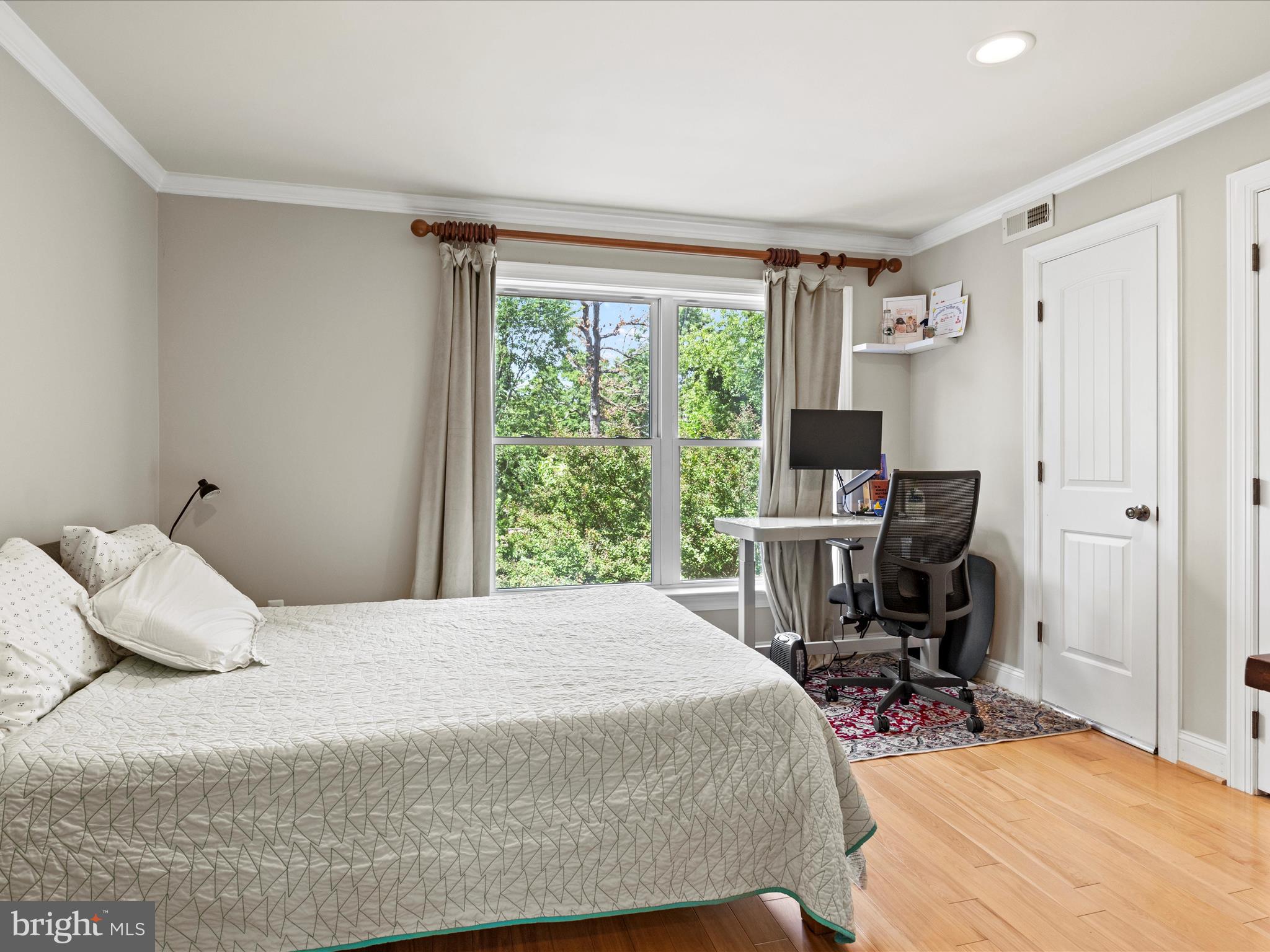 ARLINGTON FOREST - Residential Lease